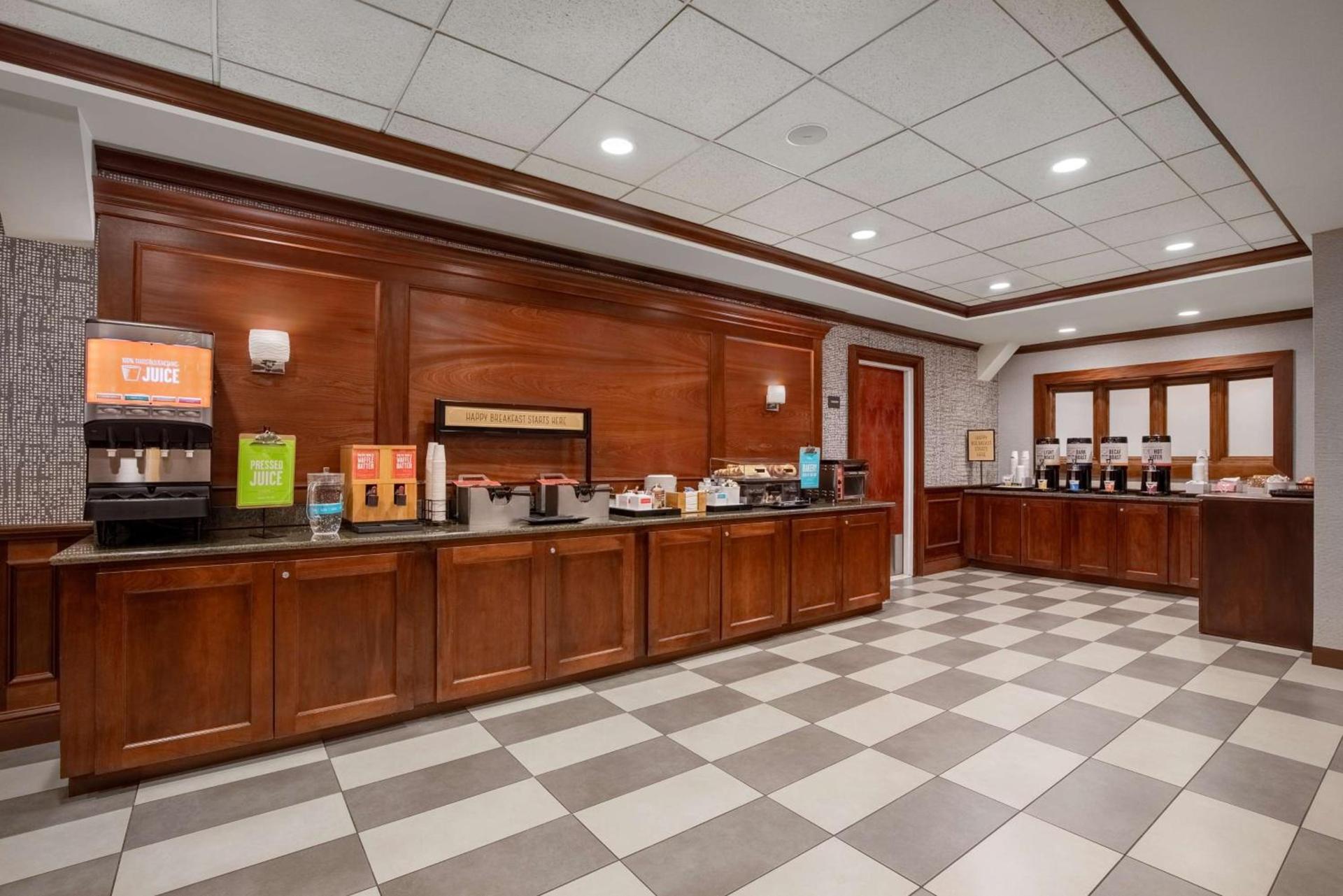 Hampton Inn Long Island-Brookhaven photo 14