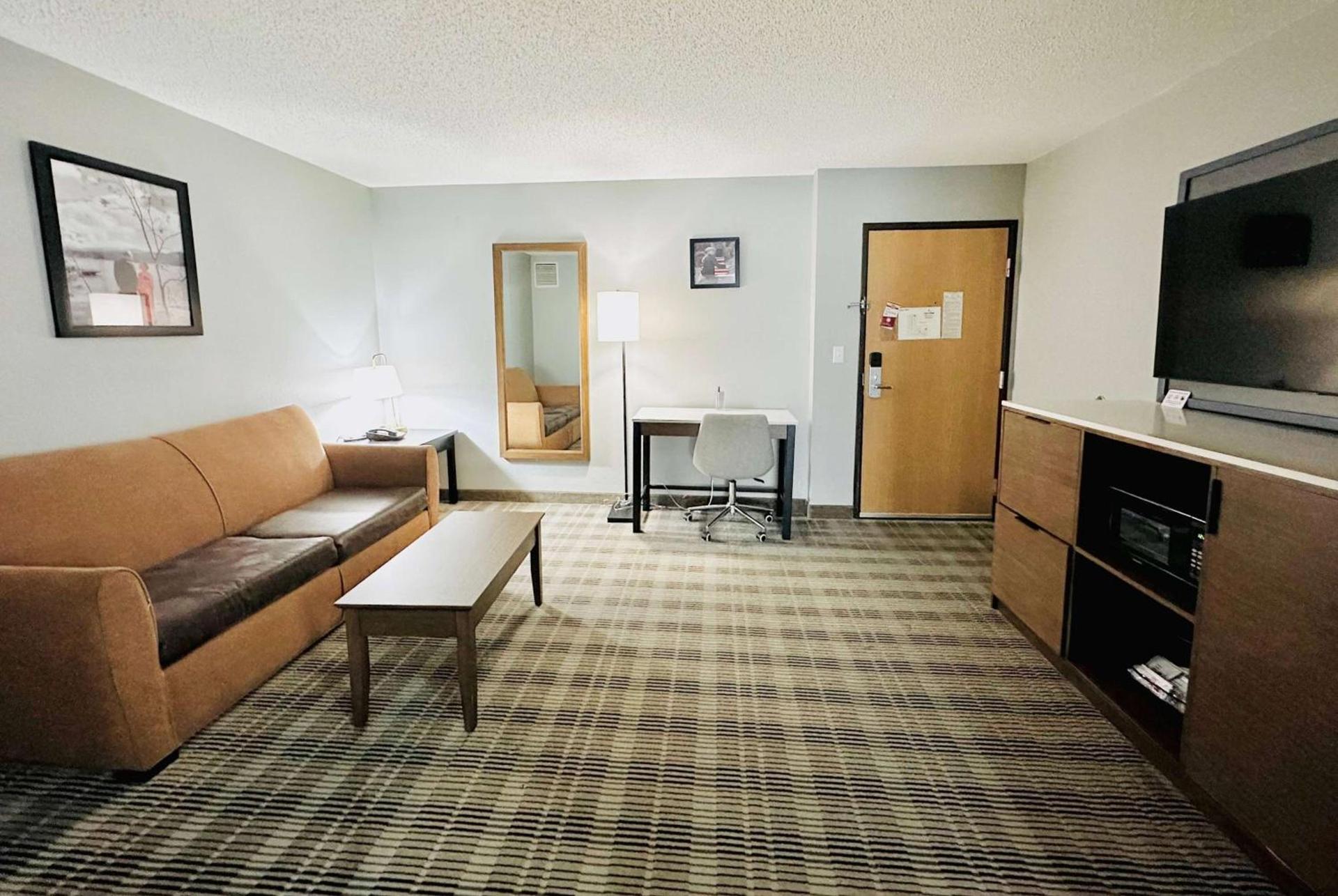 AmericInn by Wyndham Shakopee Near Canterbury Park photo 18