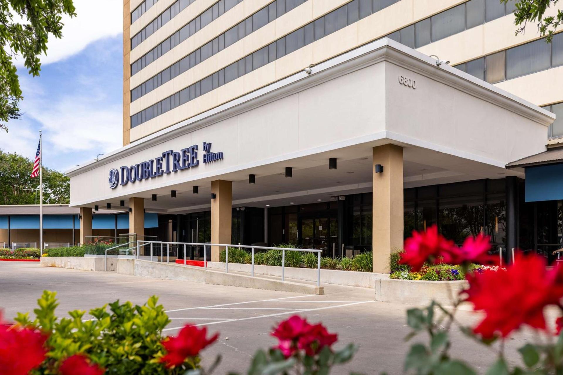 DoubleTree by Hilton Houston Medical Center Hotel & Suites photo 1