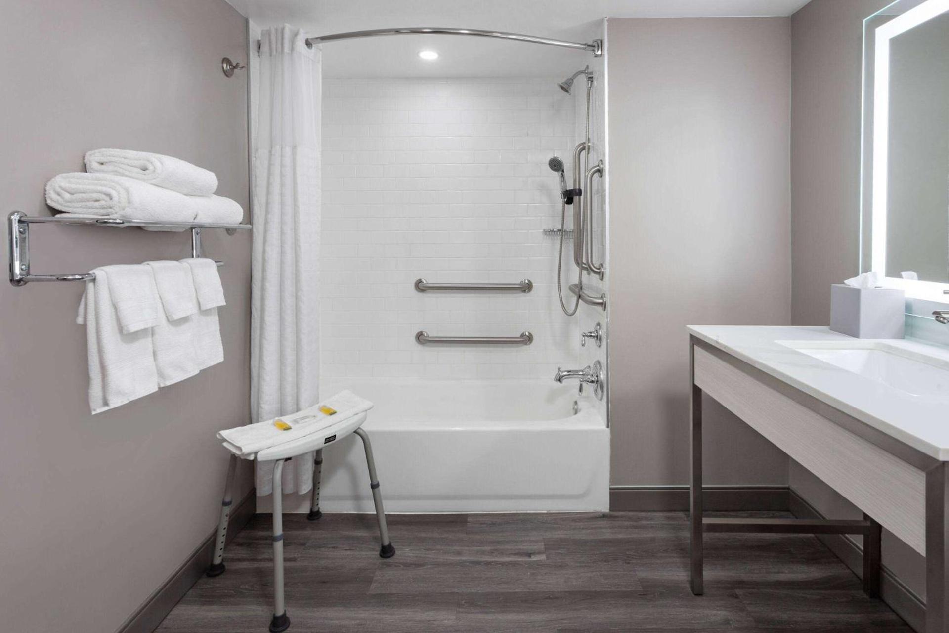 Super 8 by Wyndham Baltimore Northwest photo 50