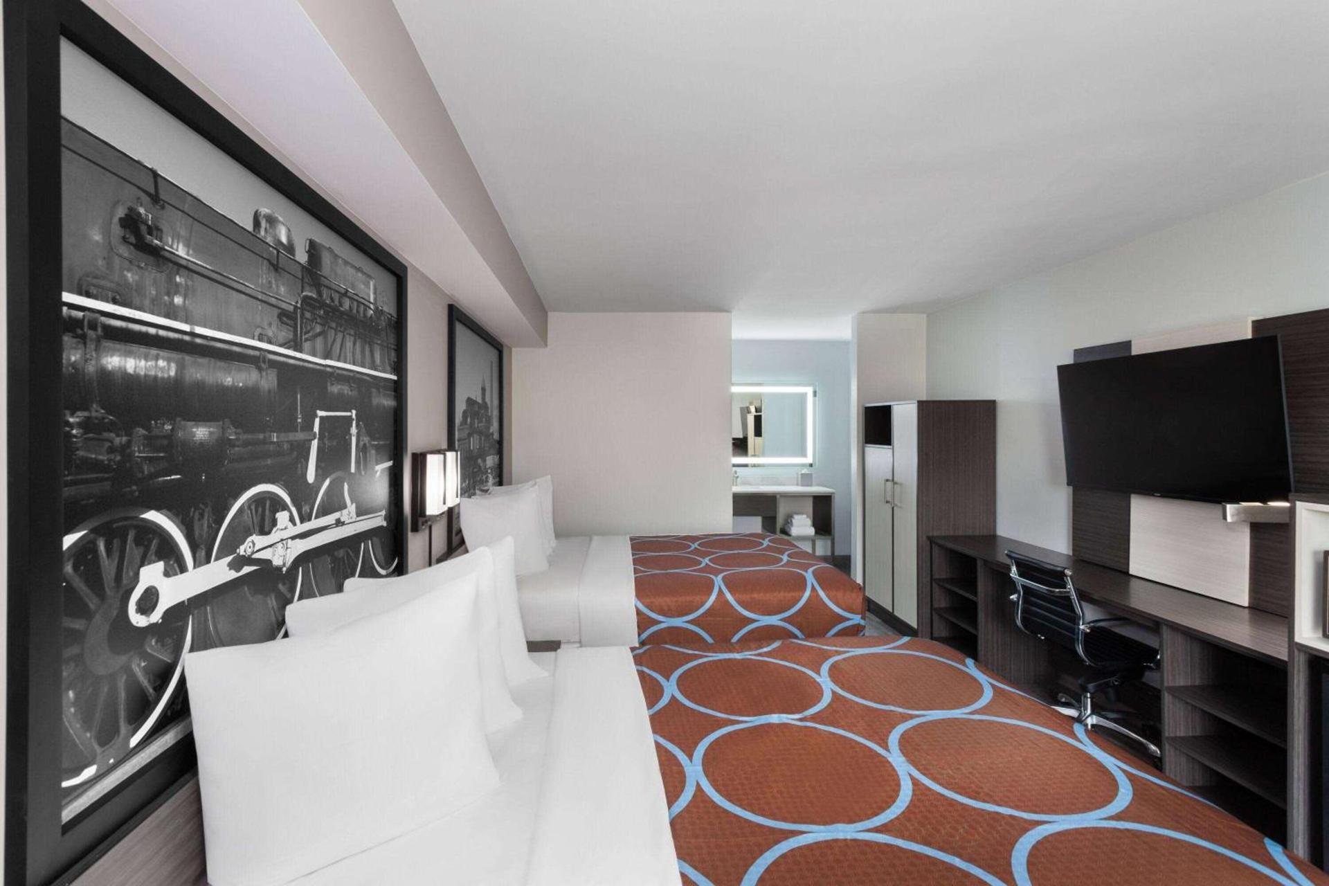 Super 8 by Wyndham Baltimore Northwest photo 13