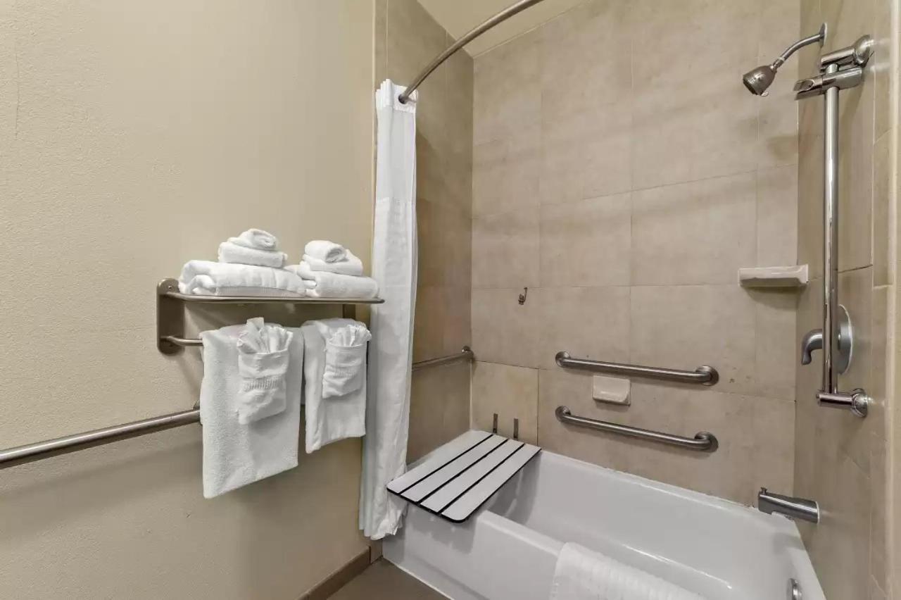 Comfort Suites Corpus Christi Central photo 19