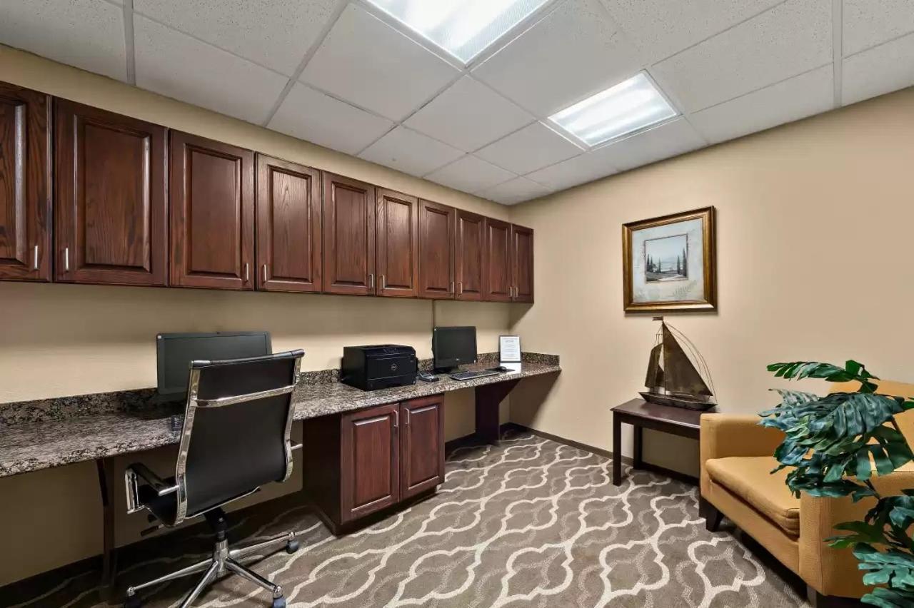 Comfort Suites Corpus Christi Central photo 23