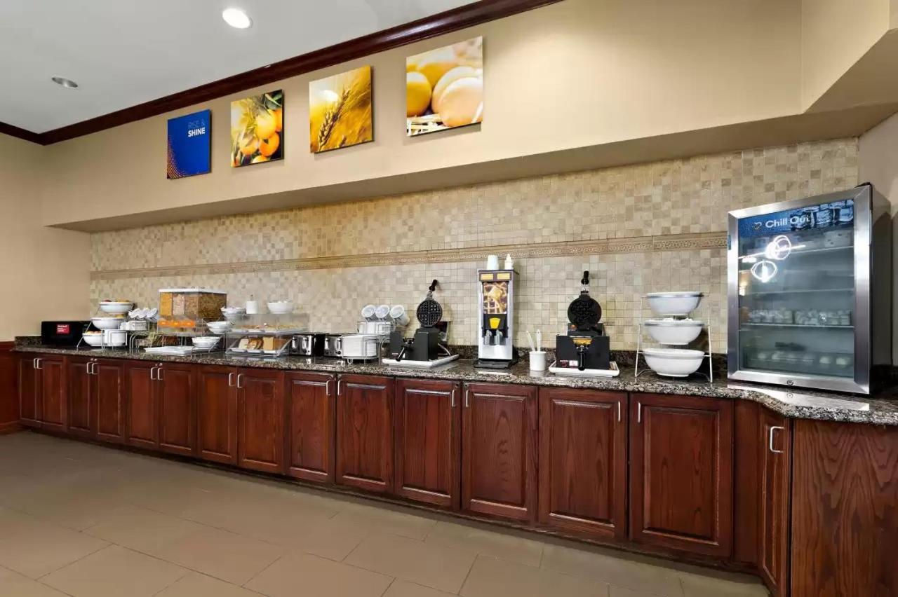 Comfort Suites Corpus Christi Central photo 24