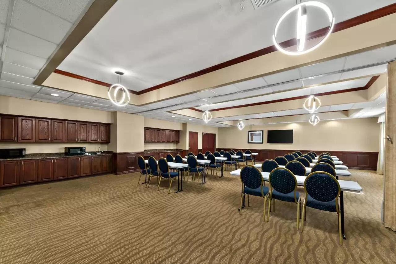 Comfort Suites Corpus Christi Central photo 32