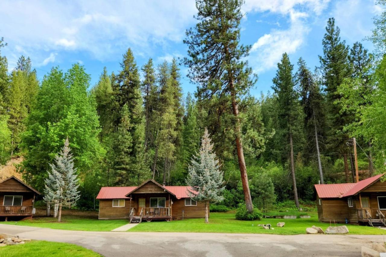 Cabin 3 at Southfork Lodge- Sleeps 2 photo 25