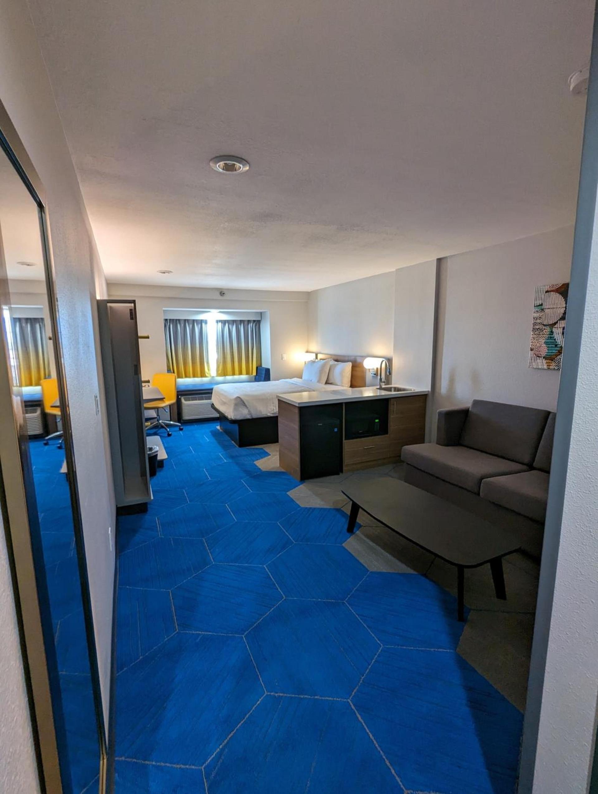 Microtel Inn & Suites by Wyndham Rapid City photo 50