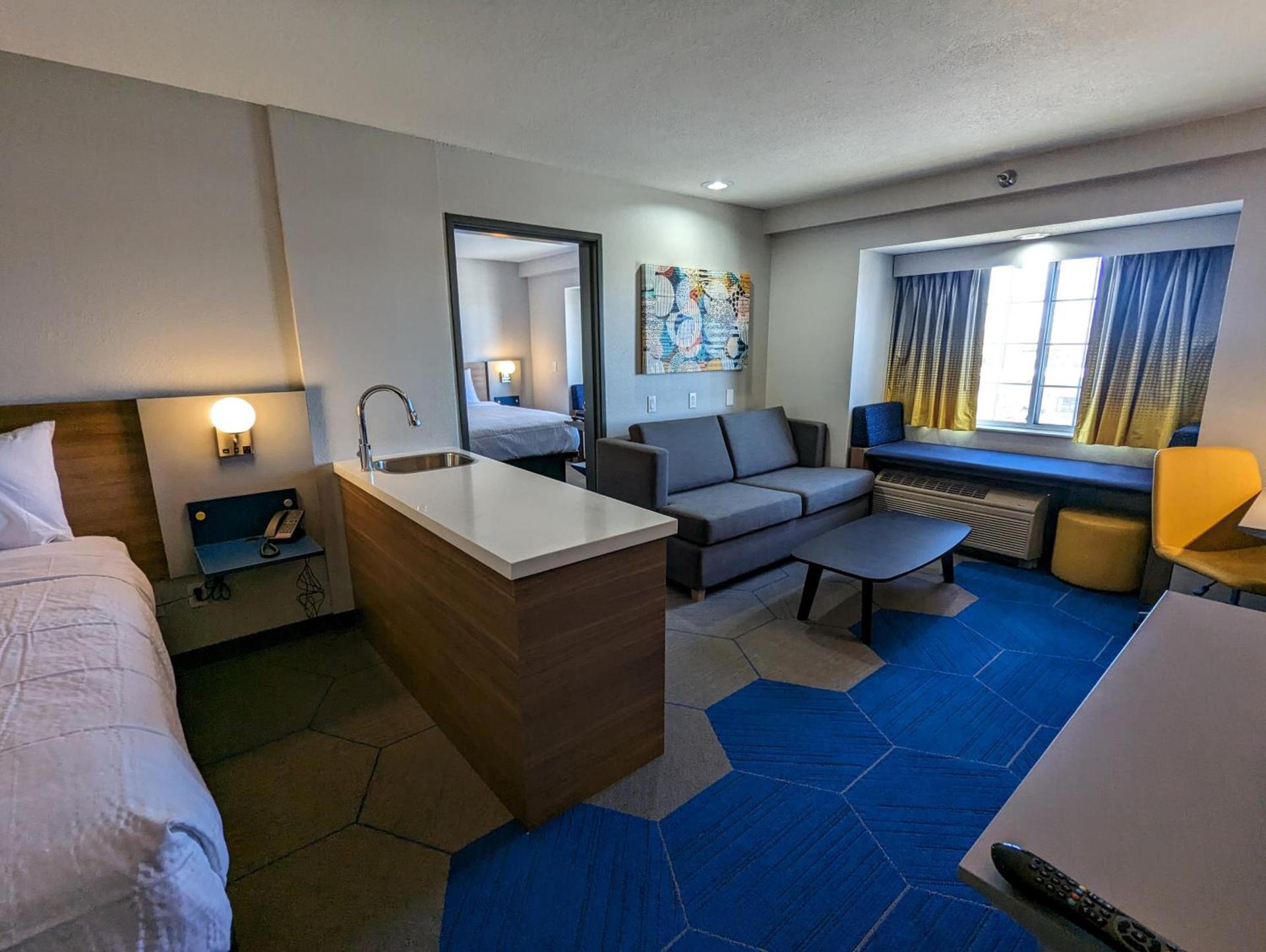 Microtel Inn & Suites by Wyndham Rapid City photo 45