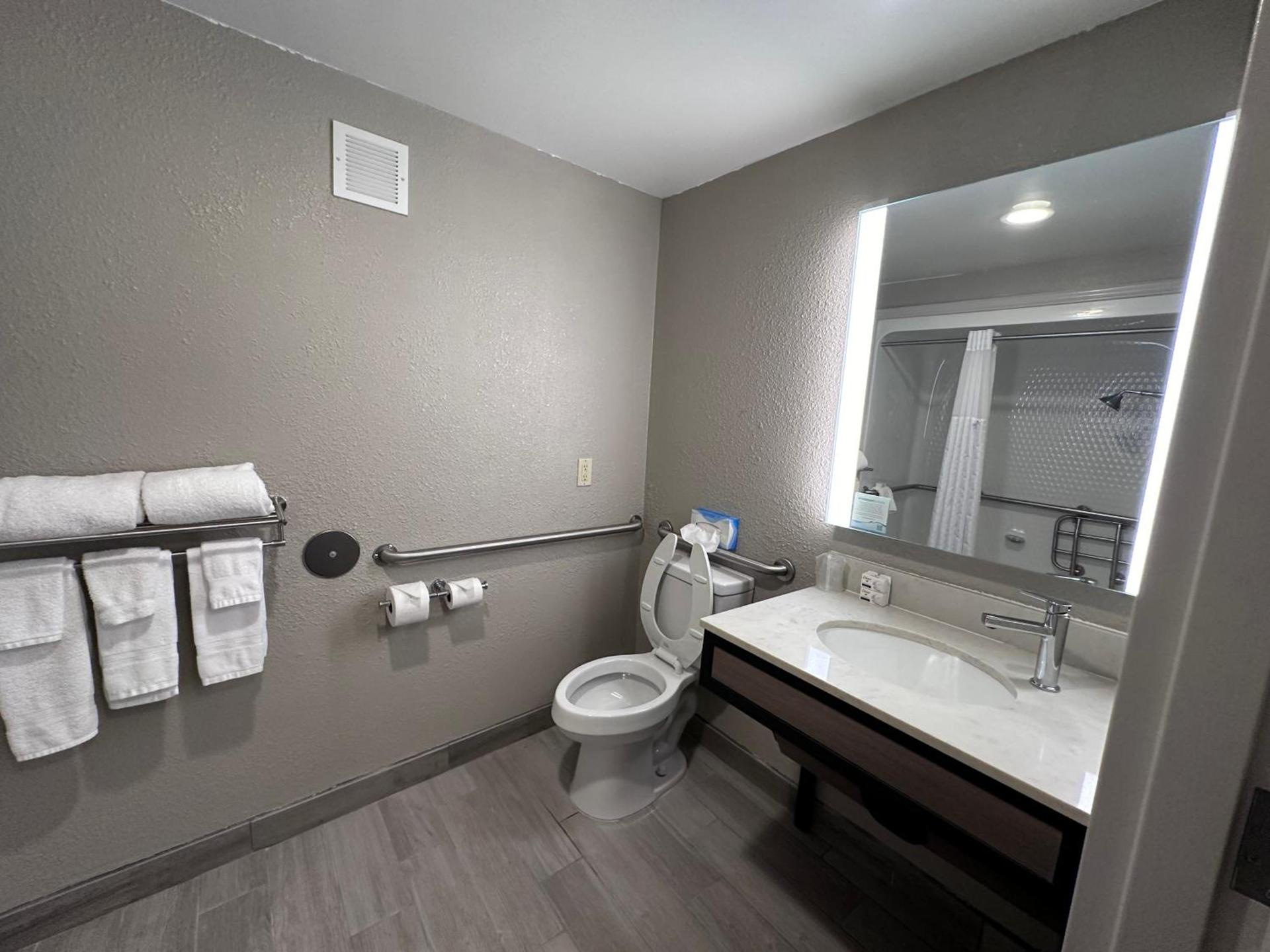 Wingate by Wyndham Waynesboro photo 53
