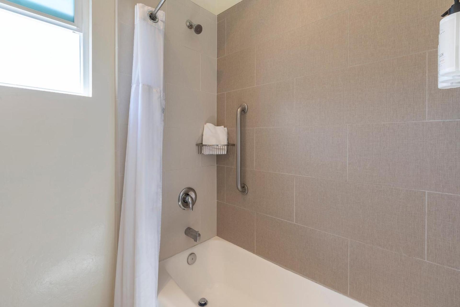 Wave Crest Resort photo 18