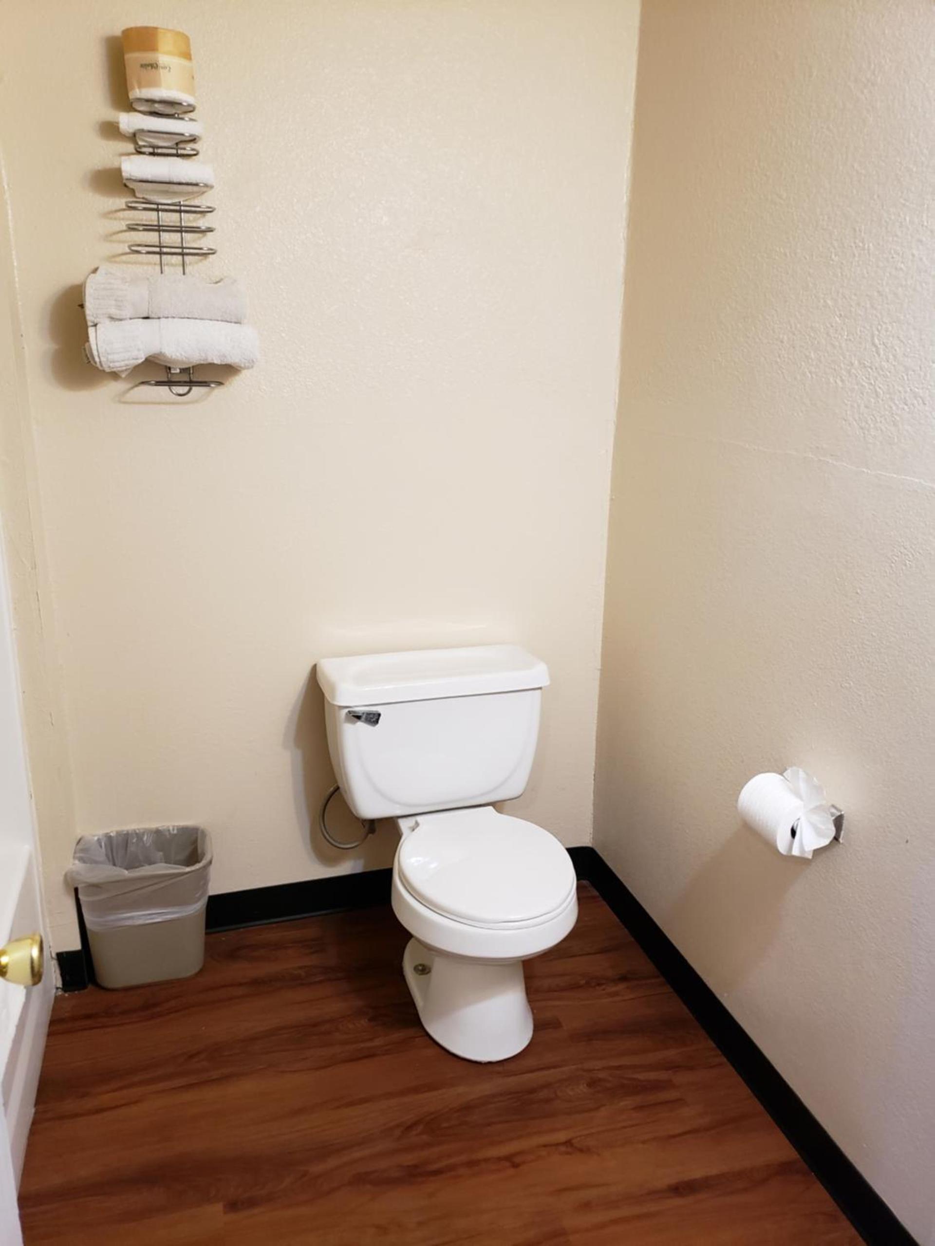 California Suites Motel photo 13