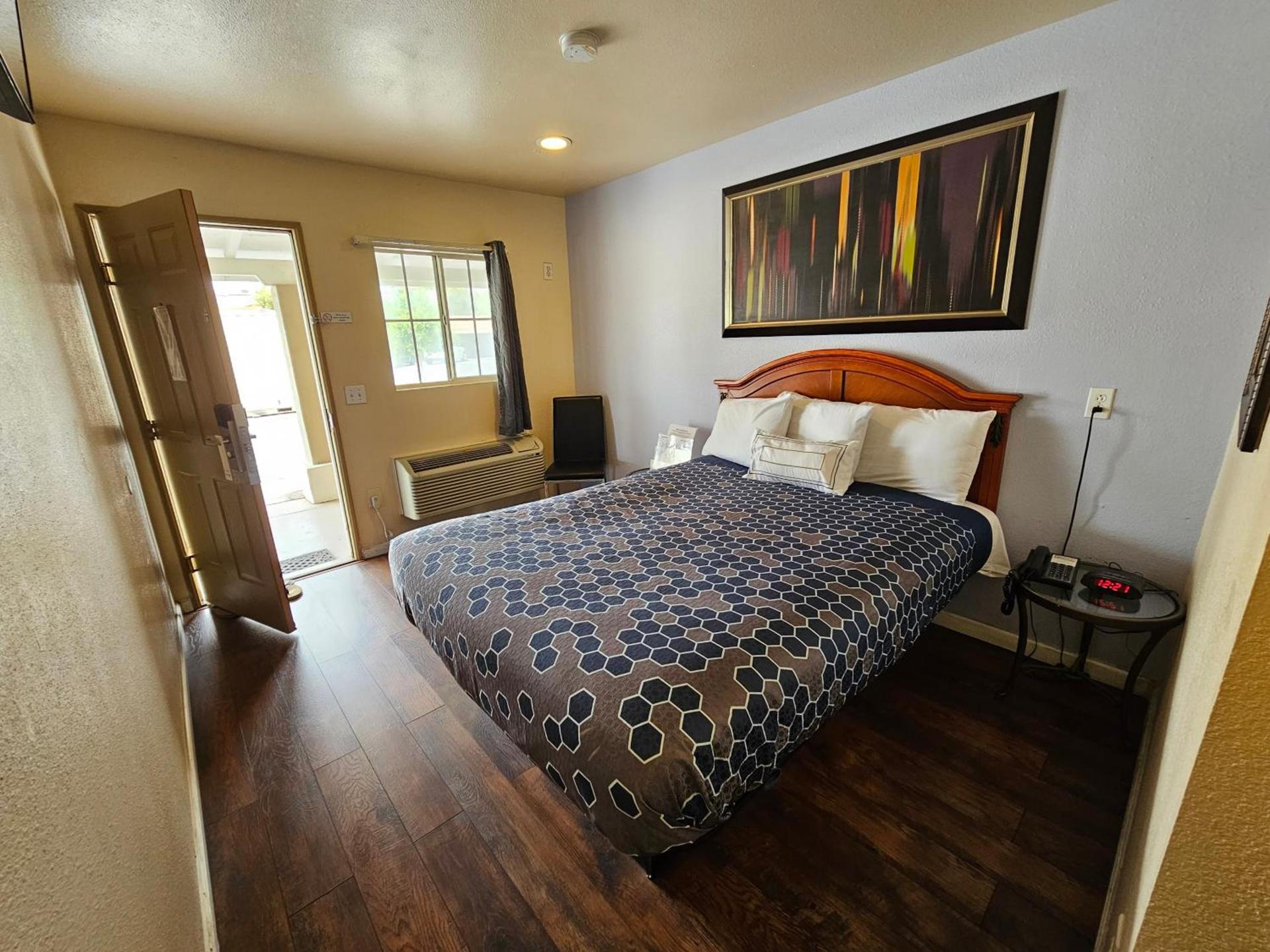 California Suites Motel photo 28
