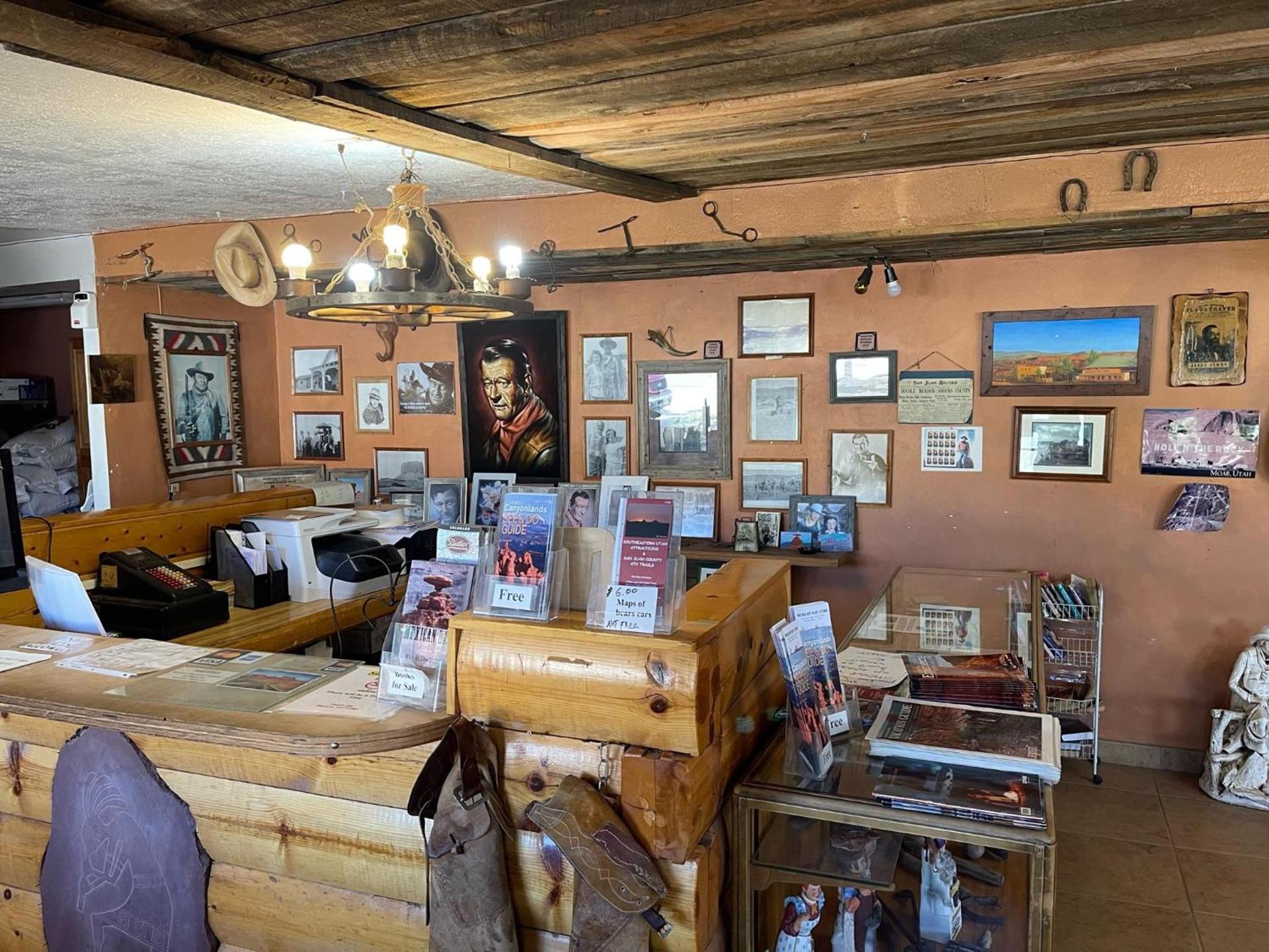Mexican Hat Lodge photo 10