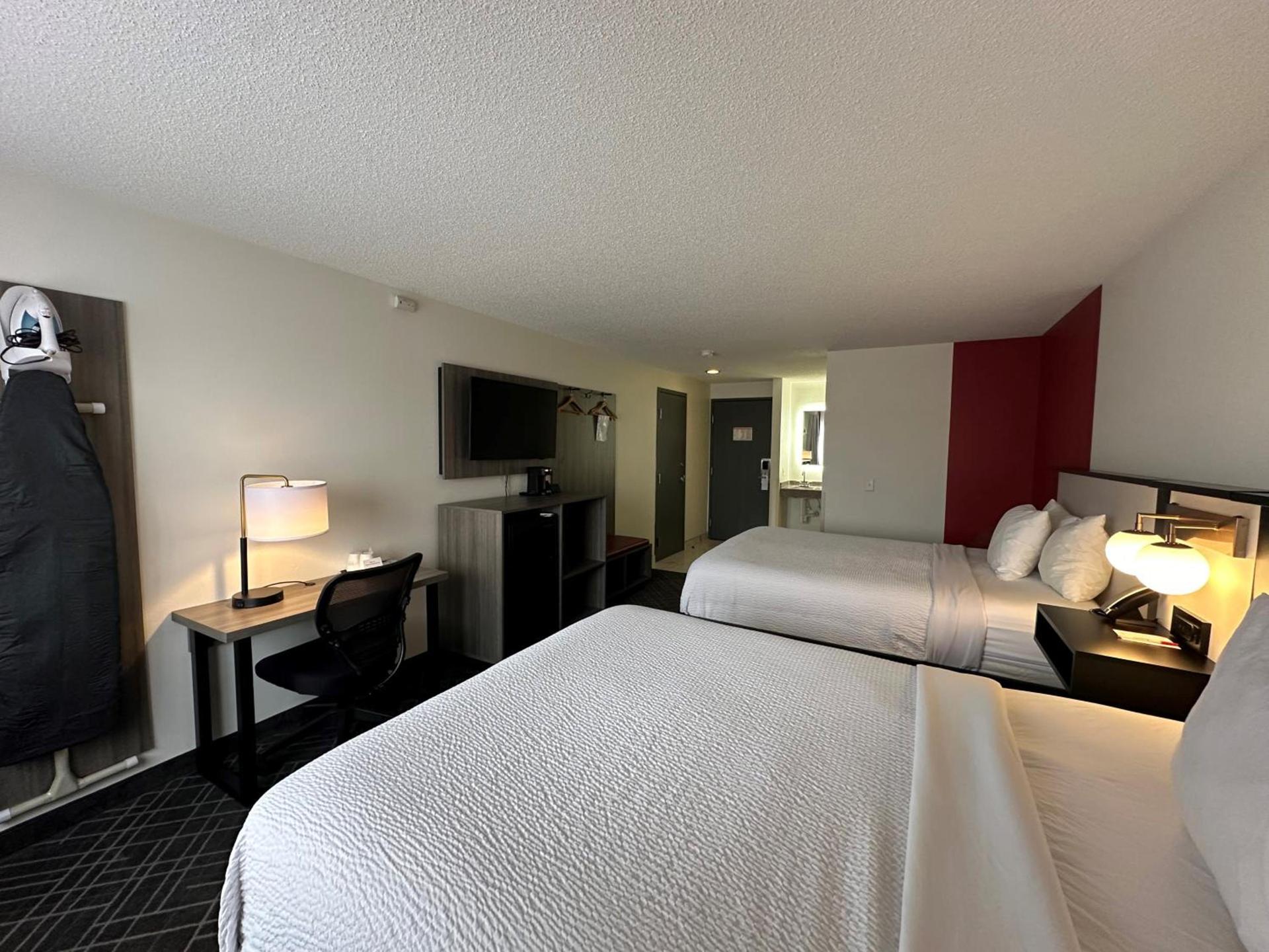 Ramada by Wyndham Waupaca photo 63