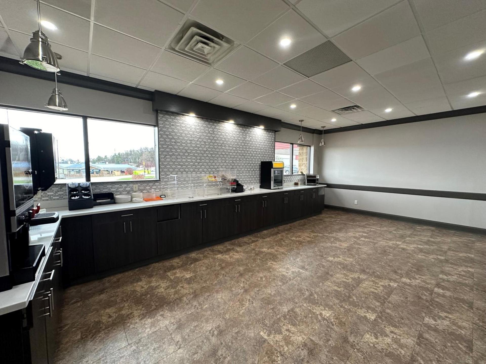 Ramada by Wyndham Waupaca photo 64