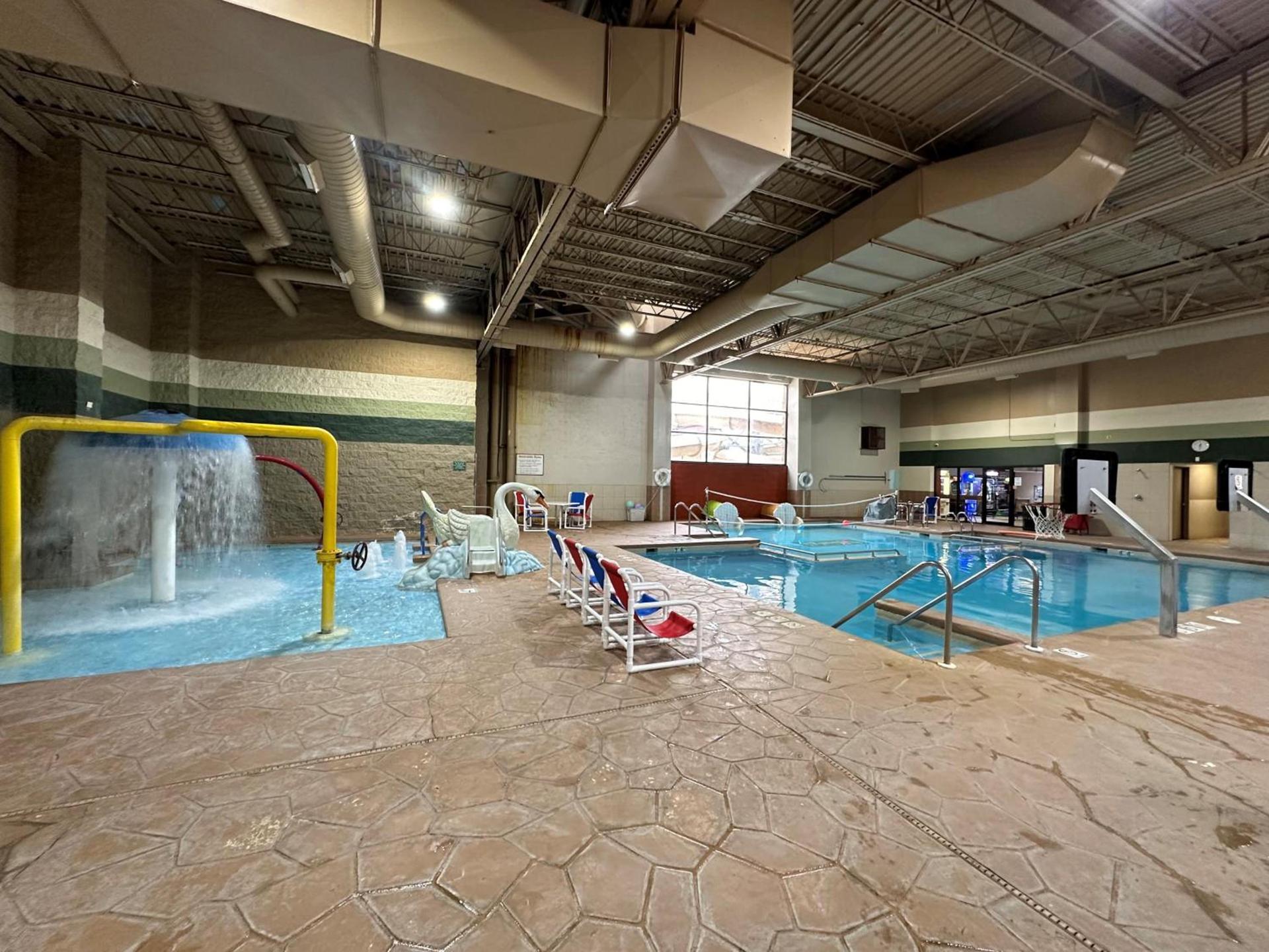 Ramada by Wyndham Waupaca photo 73