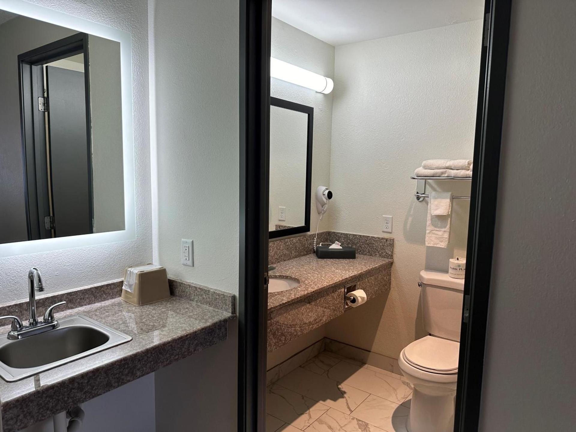 Ramada by Wyndham Waupaca photo 74
