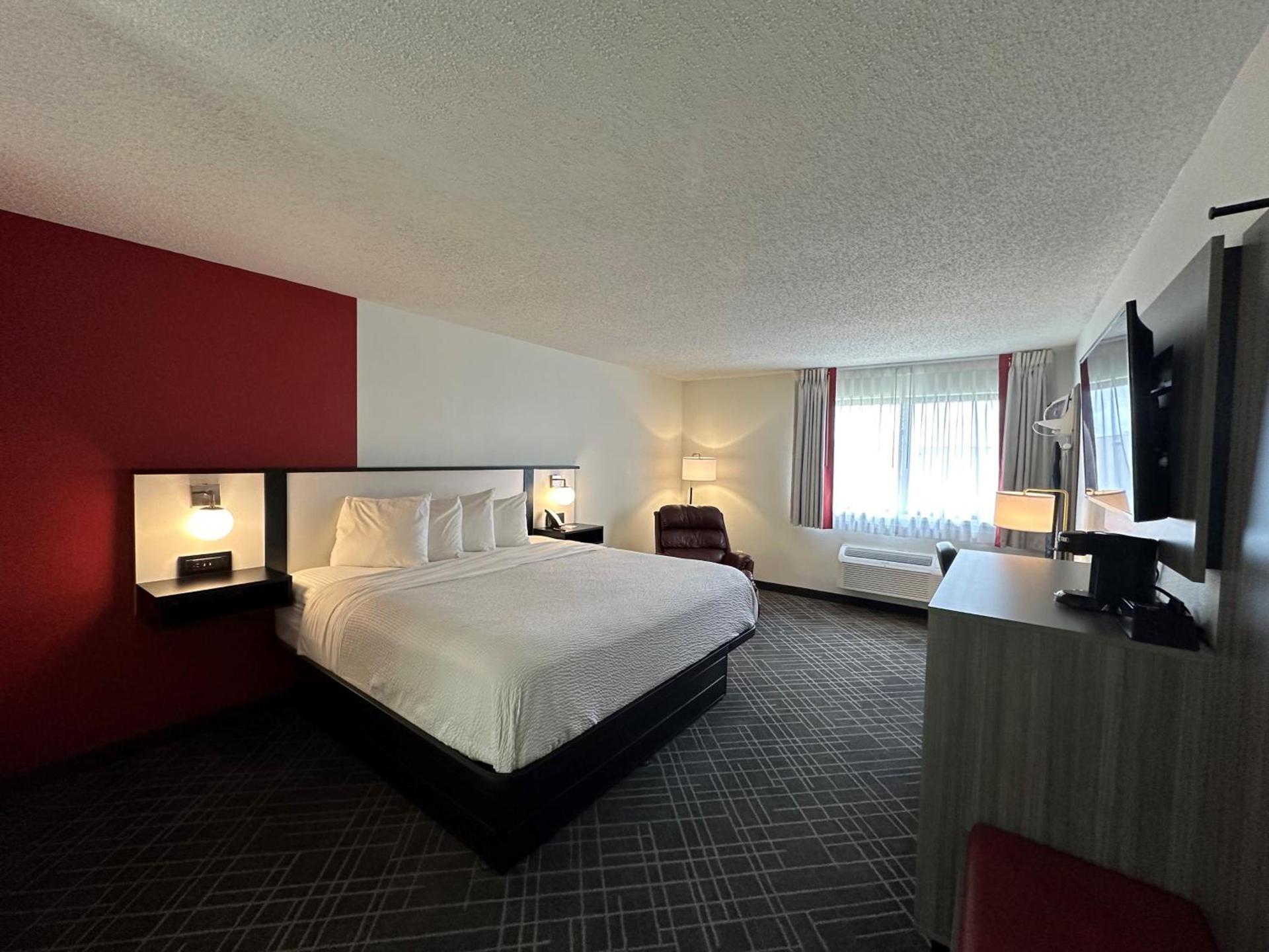 Ramada by Wyndham Waupaca photo 67