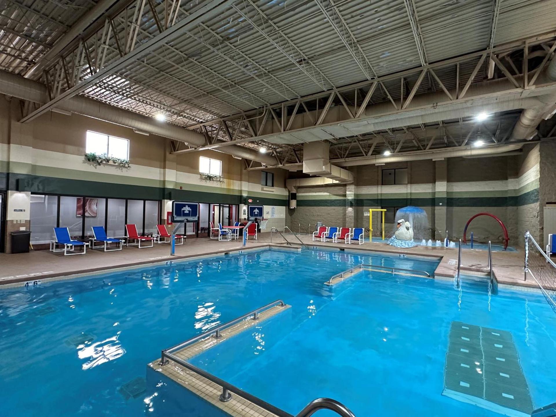 Ramada by Wyndham Waupaca photo 68