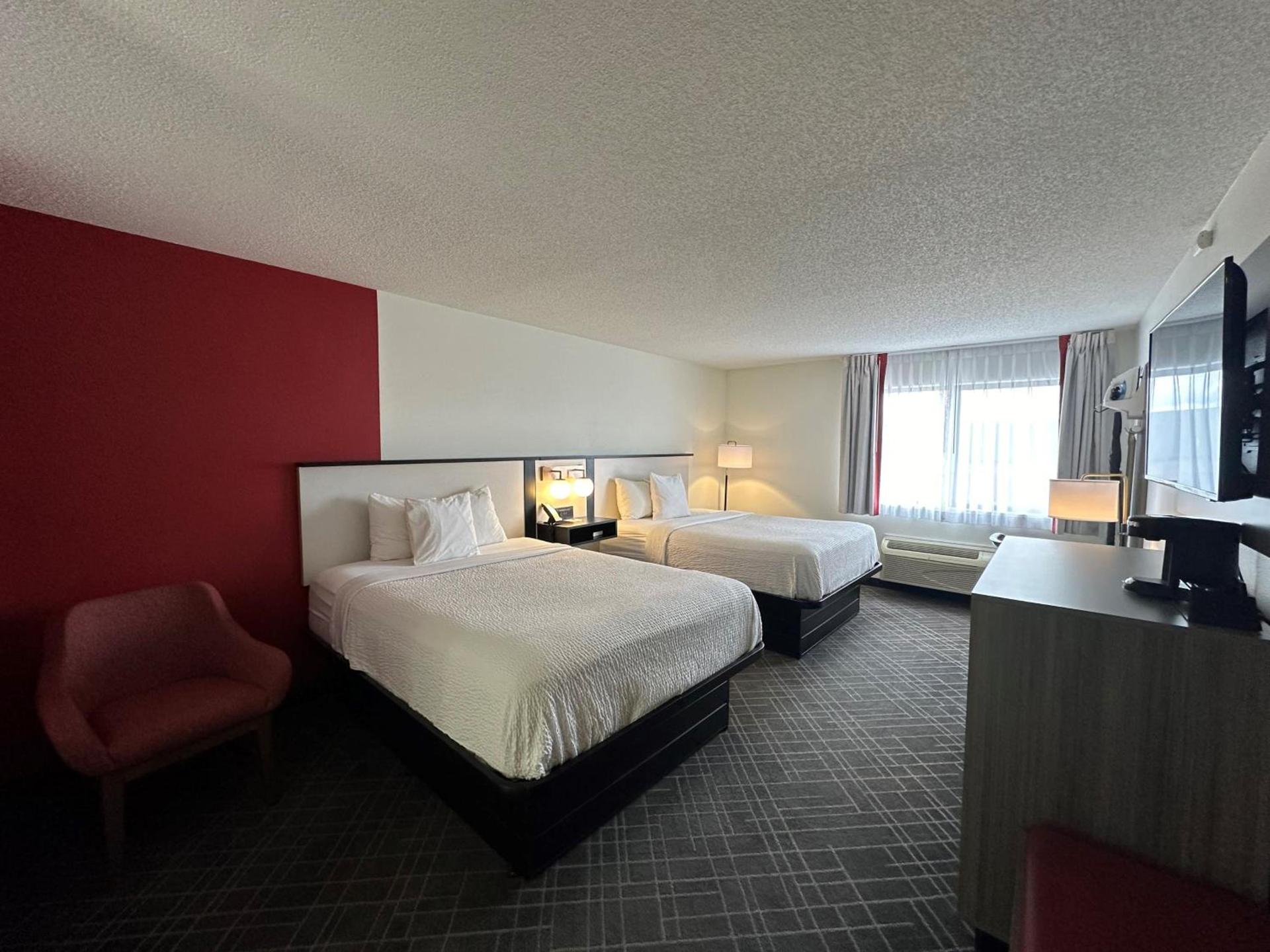Ramada by Wyndham Waupaca photo 70