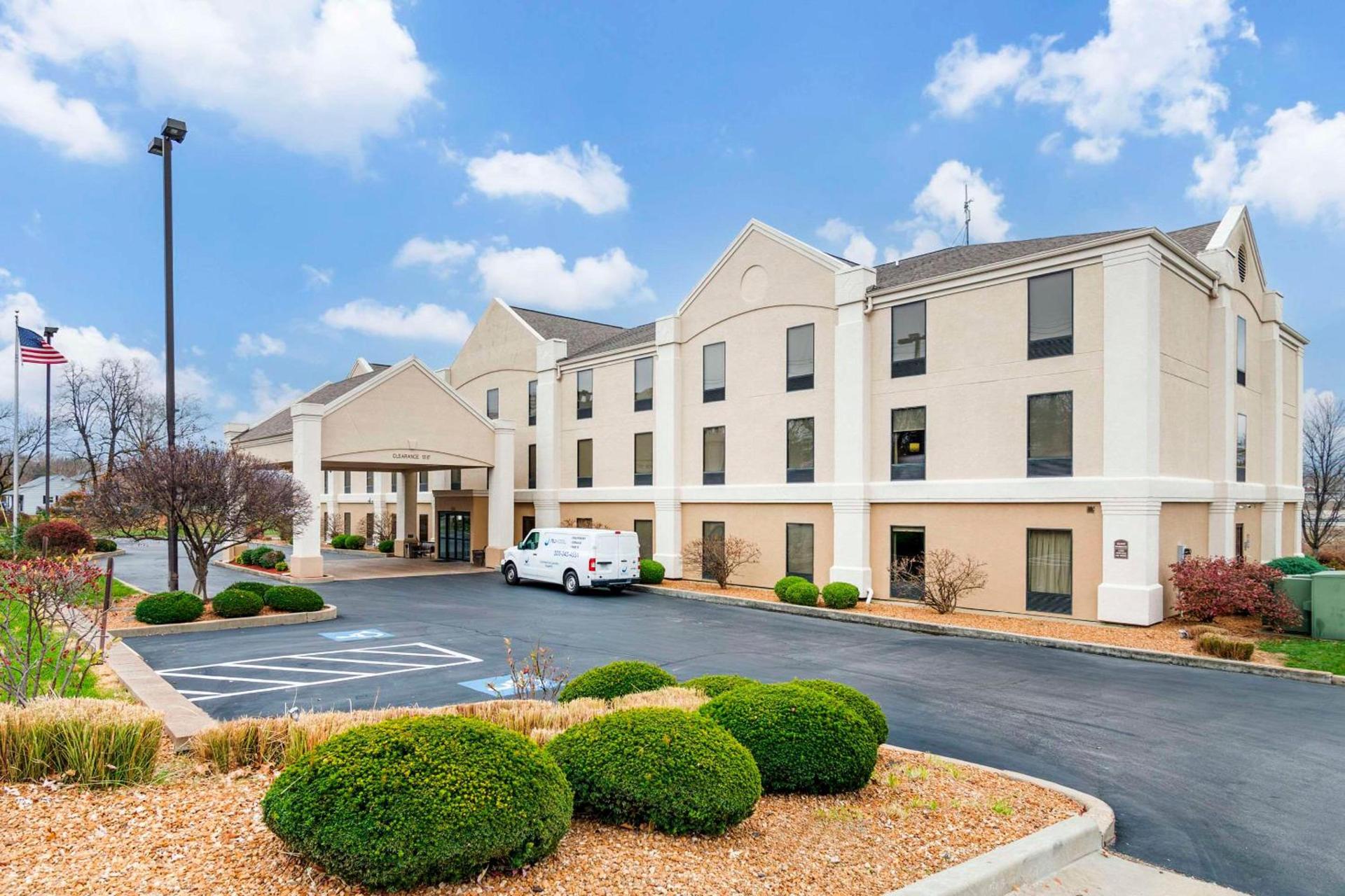 Comfort Inn Near Six Flags St Louis photo 1