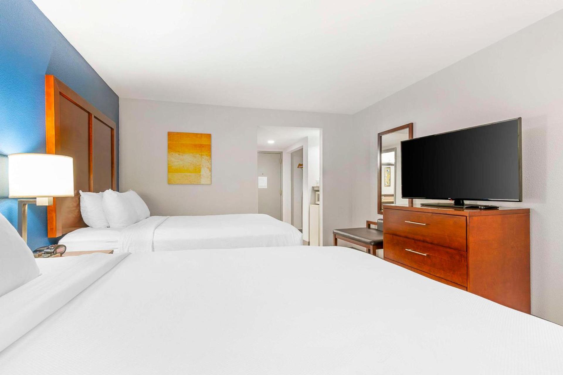 Comfort Inn Near Six Flags St Louis photo 10