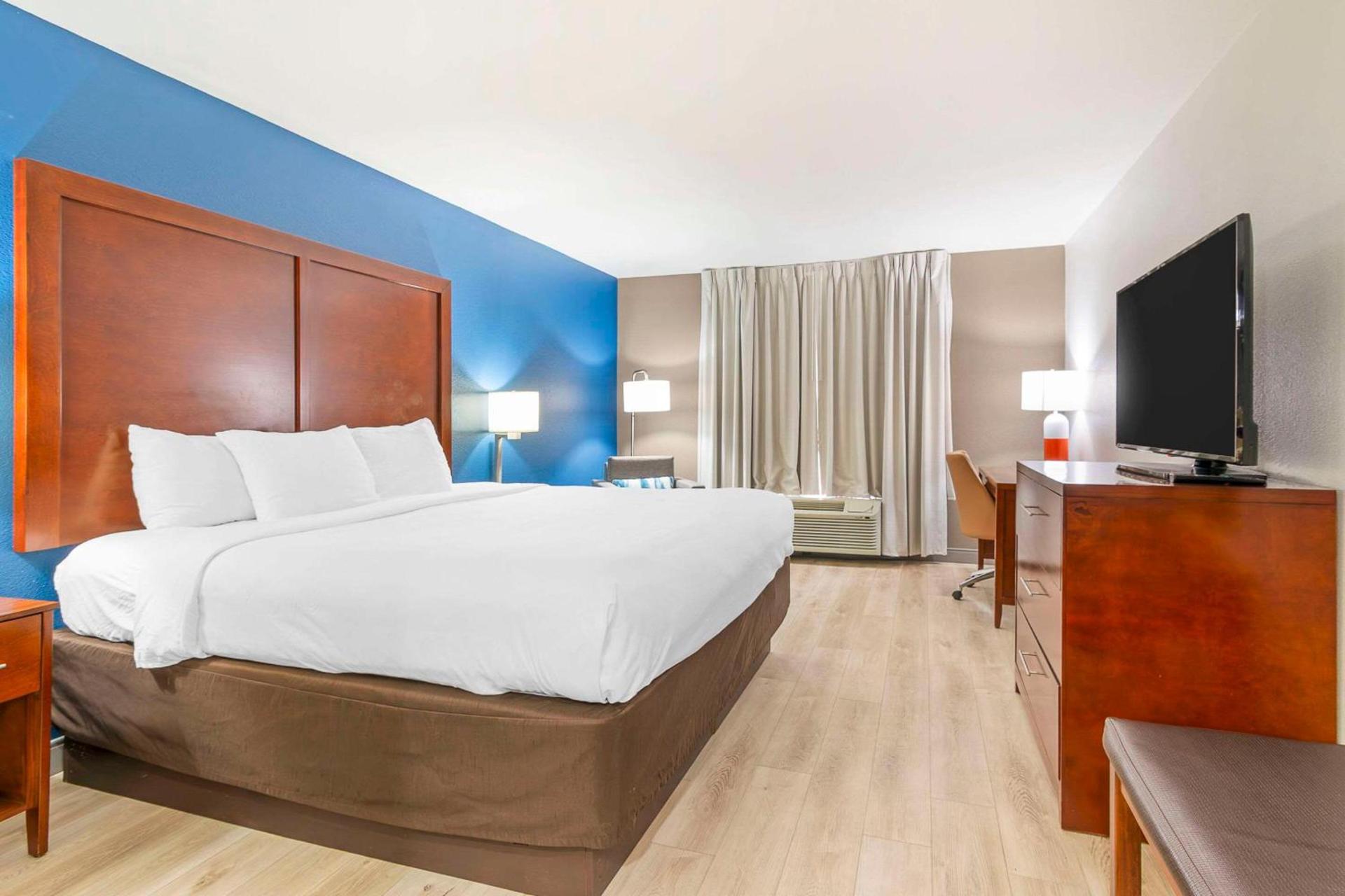 Comfort Inn Near Six Flags St Louis photo 12