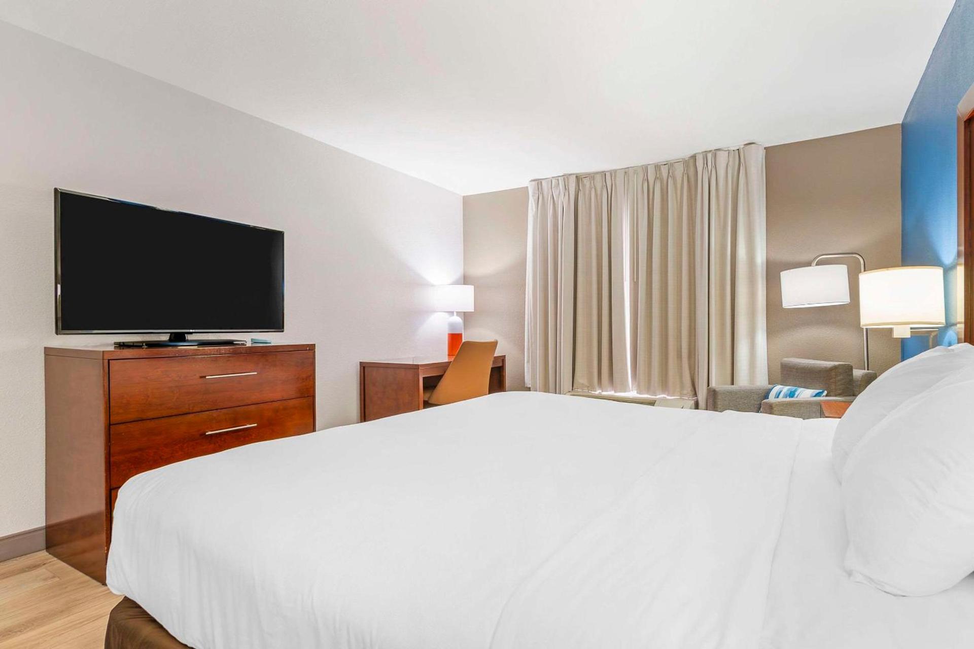 Comfort Inn Near Six Flags St Louis photo 17