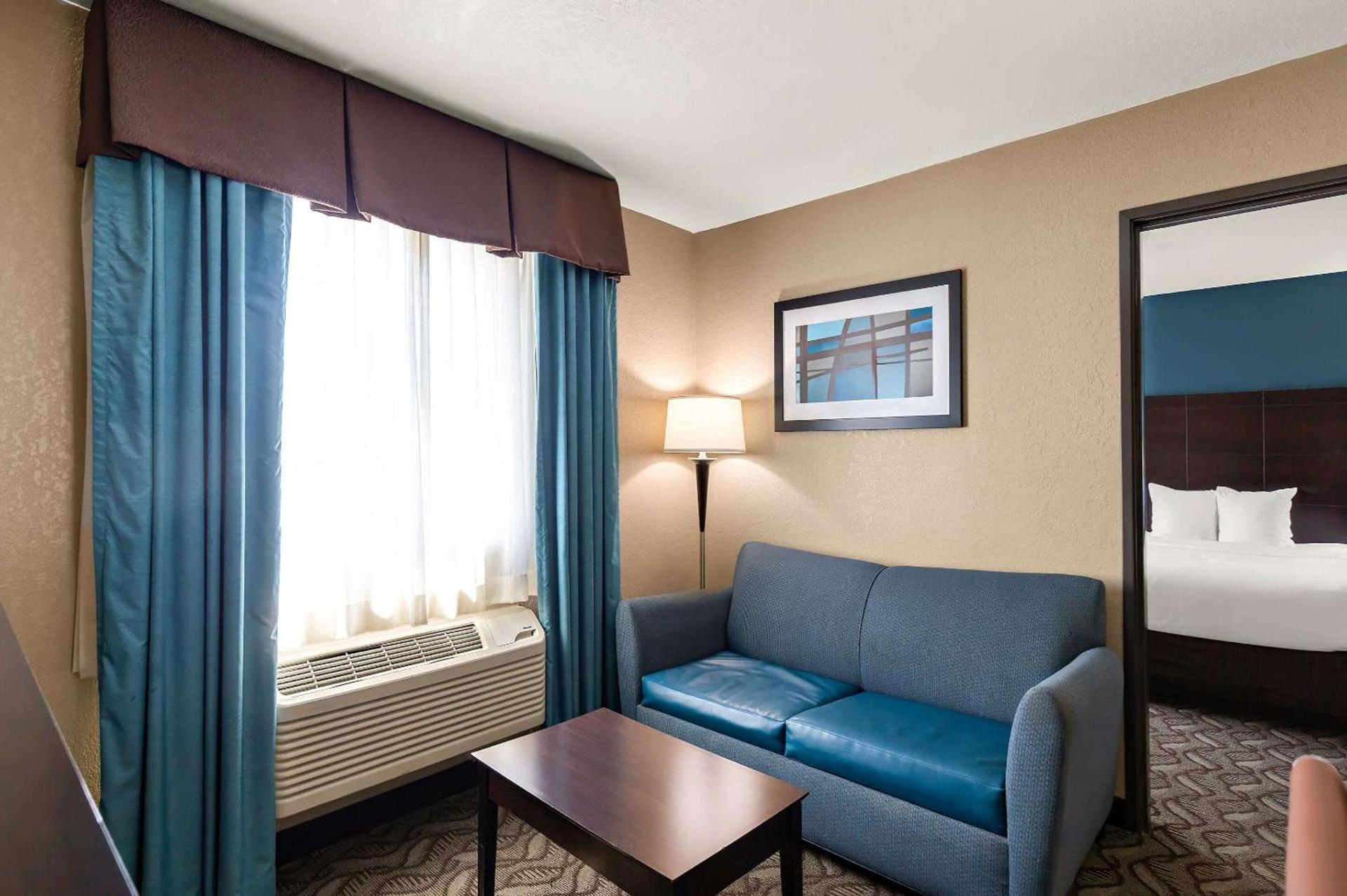Comfort Inn & Suites Springfield I-55 photo 24