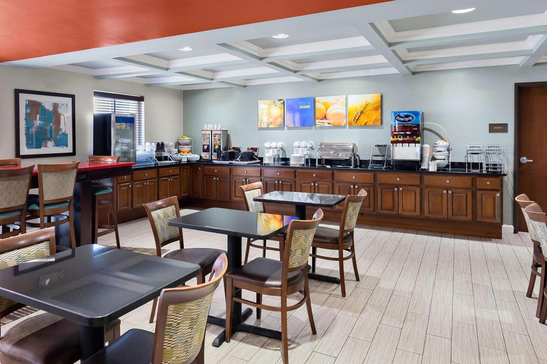 Comfort Inn & Suites Springfield I-55 photo 43
