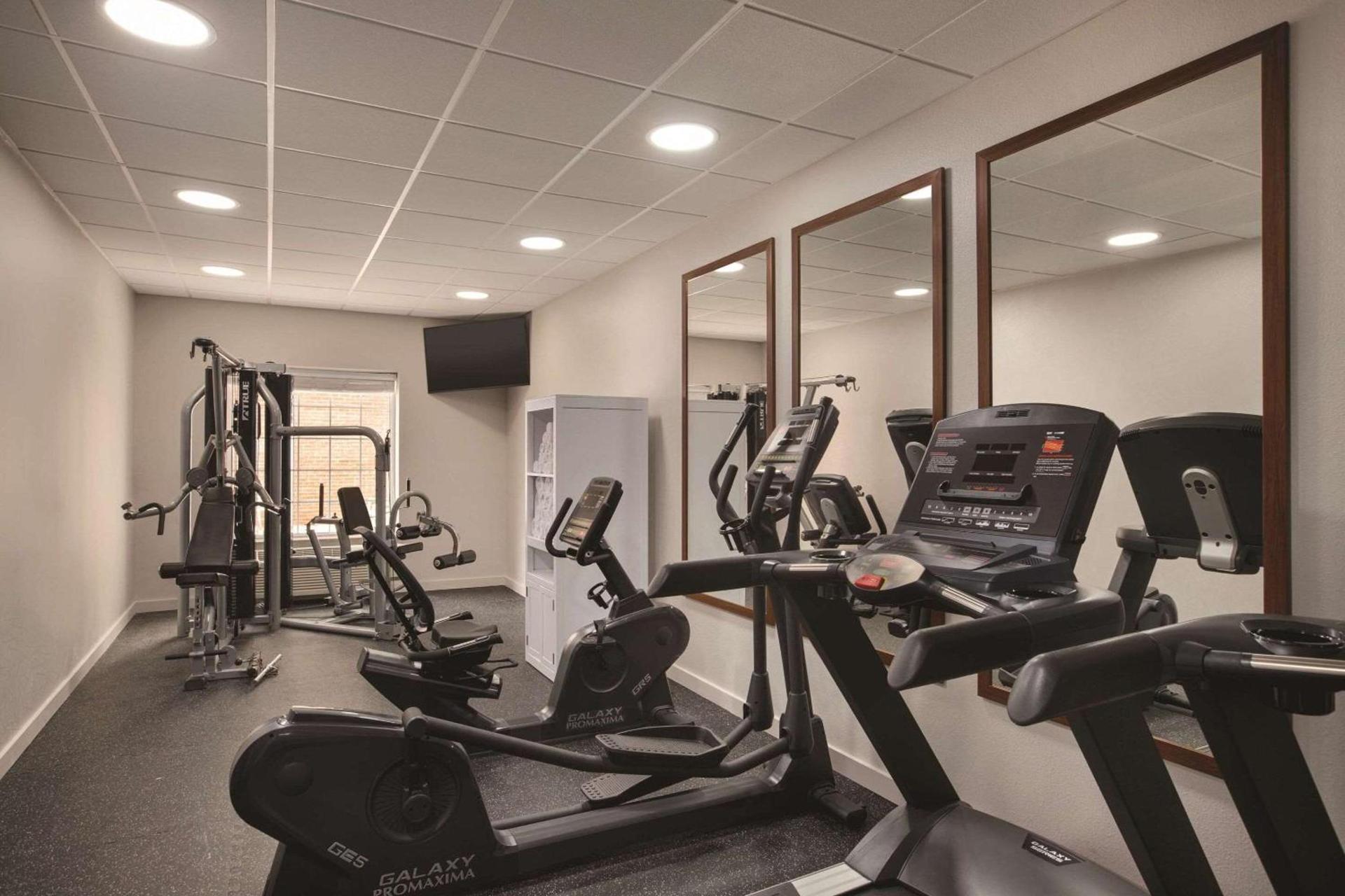 Country Inn & Suites by Radisson, RJ Stadium - Tampa Airport East photo 19