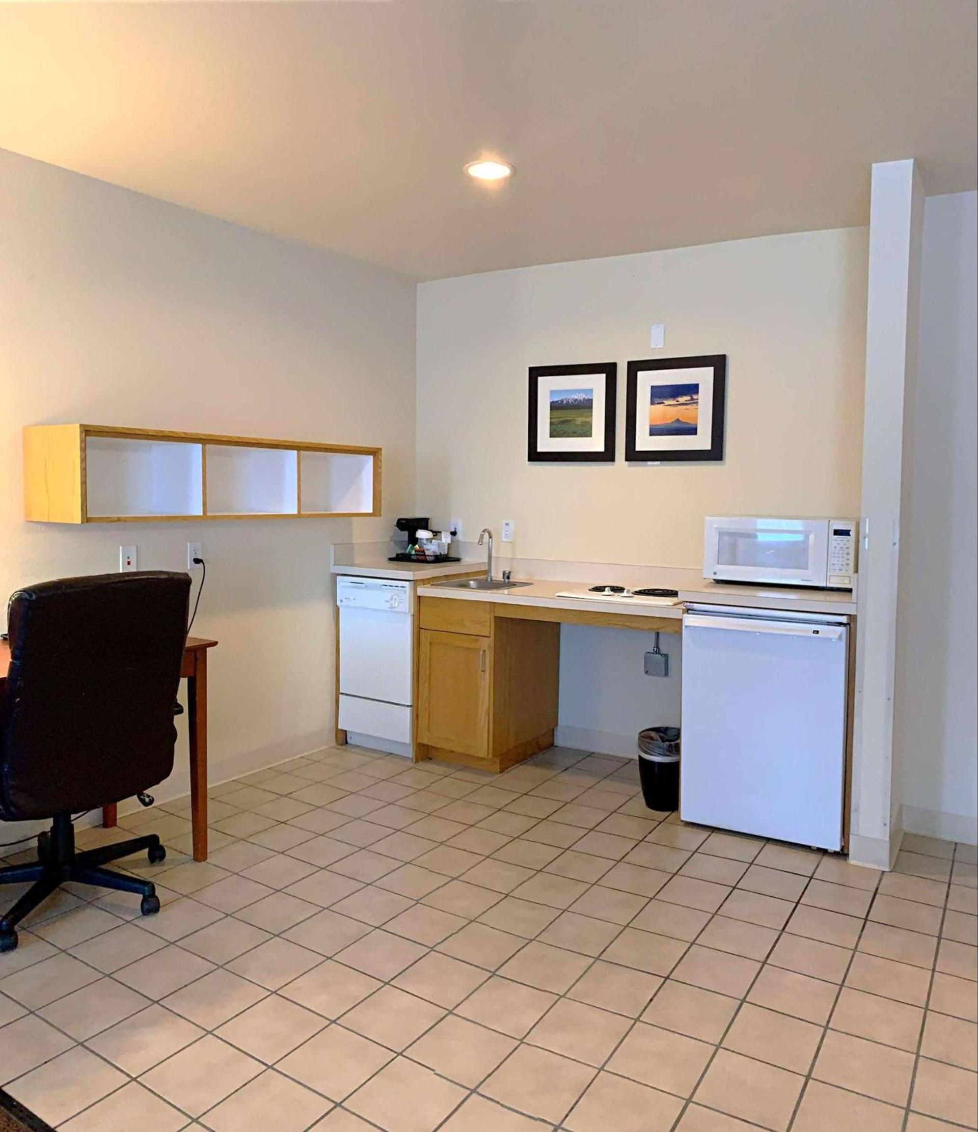 Country Inn & Suites by Radisson, Bend, OR photo 15