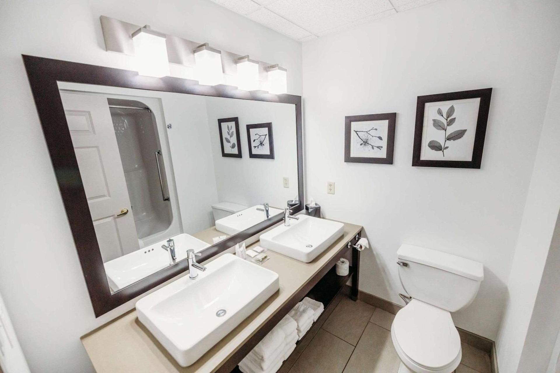 Parkview Inn & Suites, Lancaster Amish Country, PA photo 60