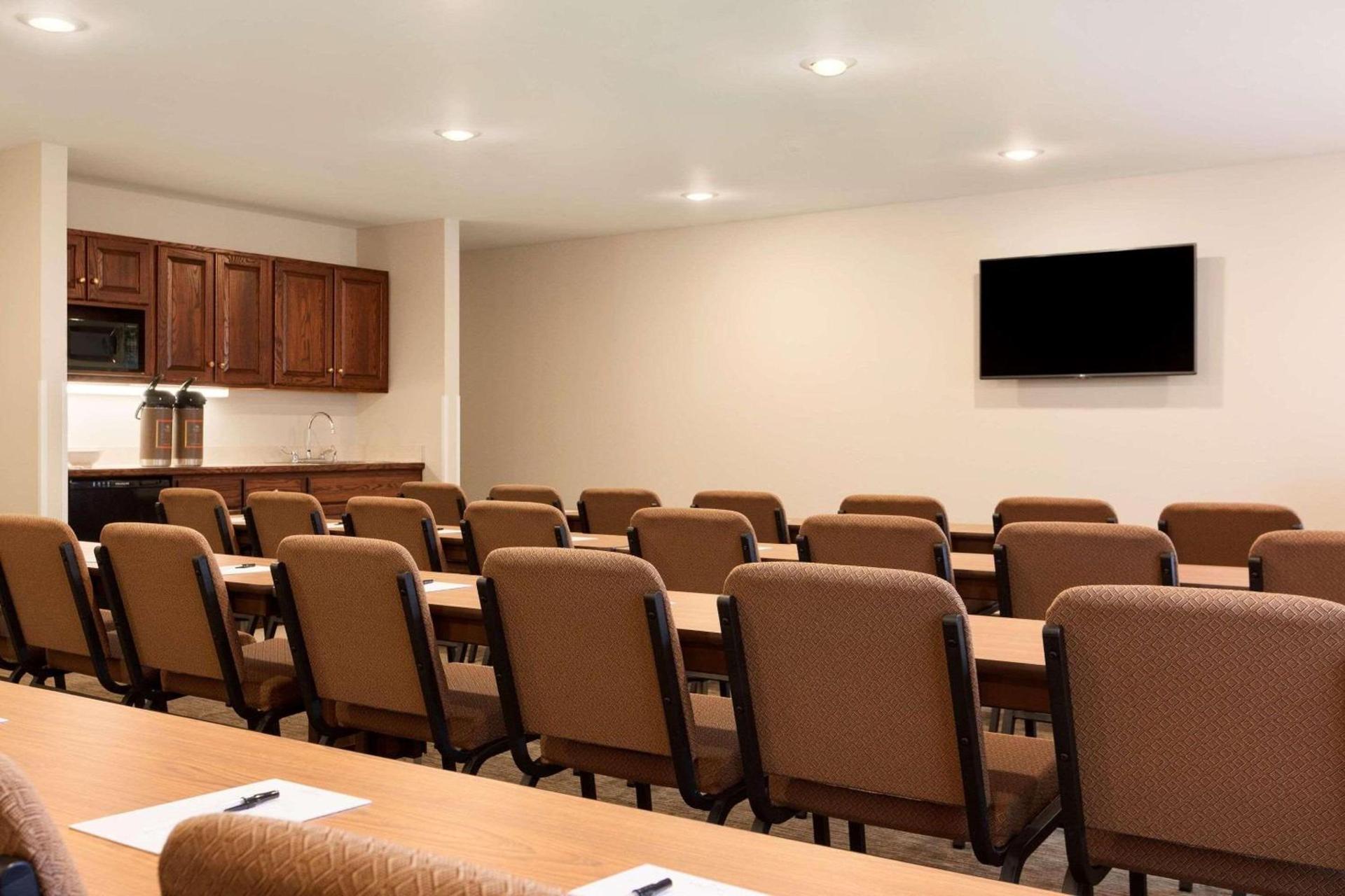 Country Inn & Suites by Radisson, Lehighton-Jim Thorpe, PA photo 16