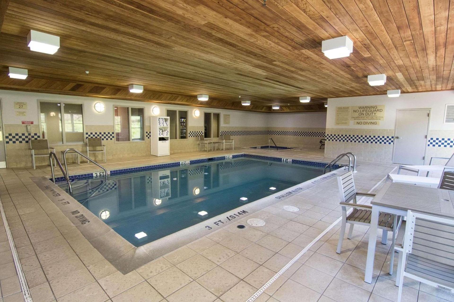 Country Inn & Suites by Radisson, Lehighton-Jim Thorpe, PA photo 18