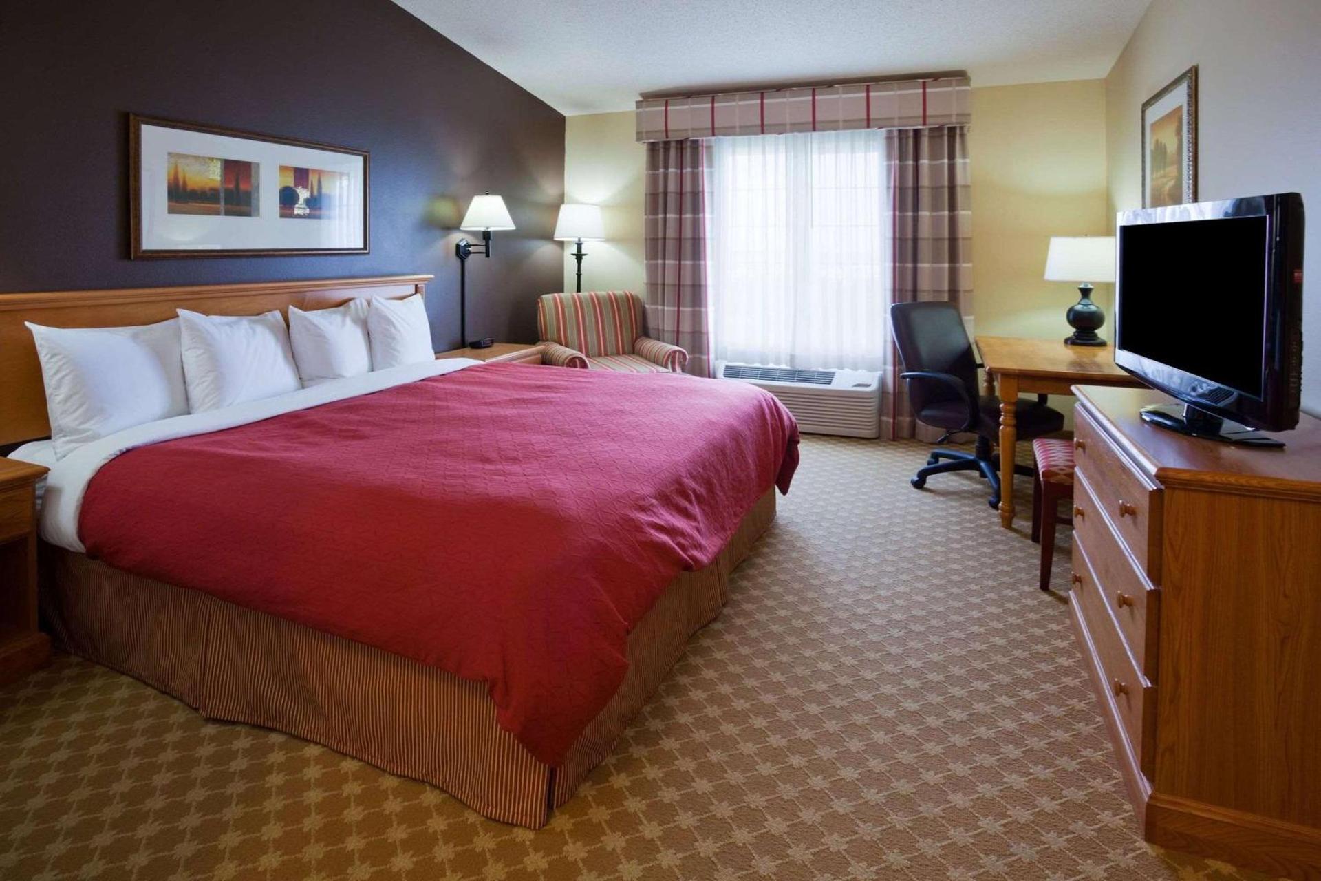 Country Inn & Suites by Radisson, Watertown, SD photo 5