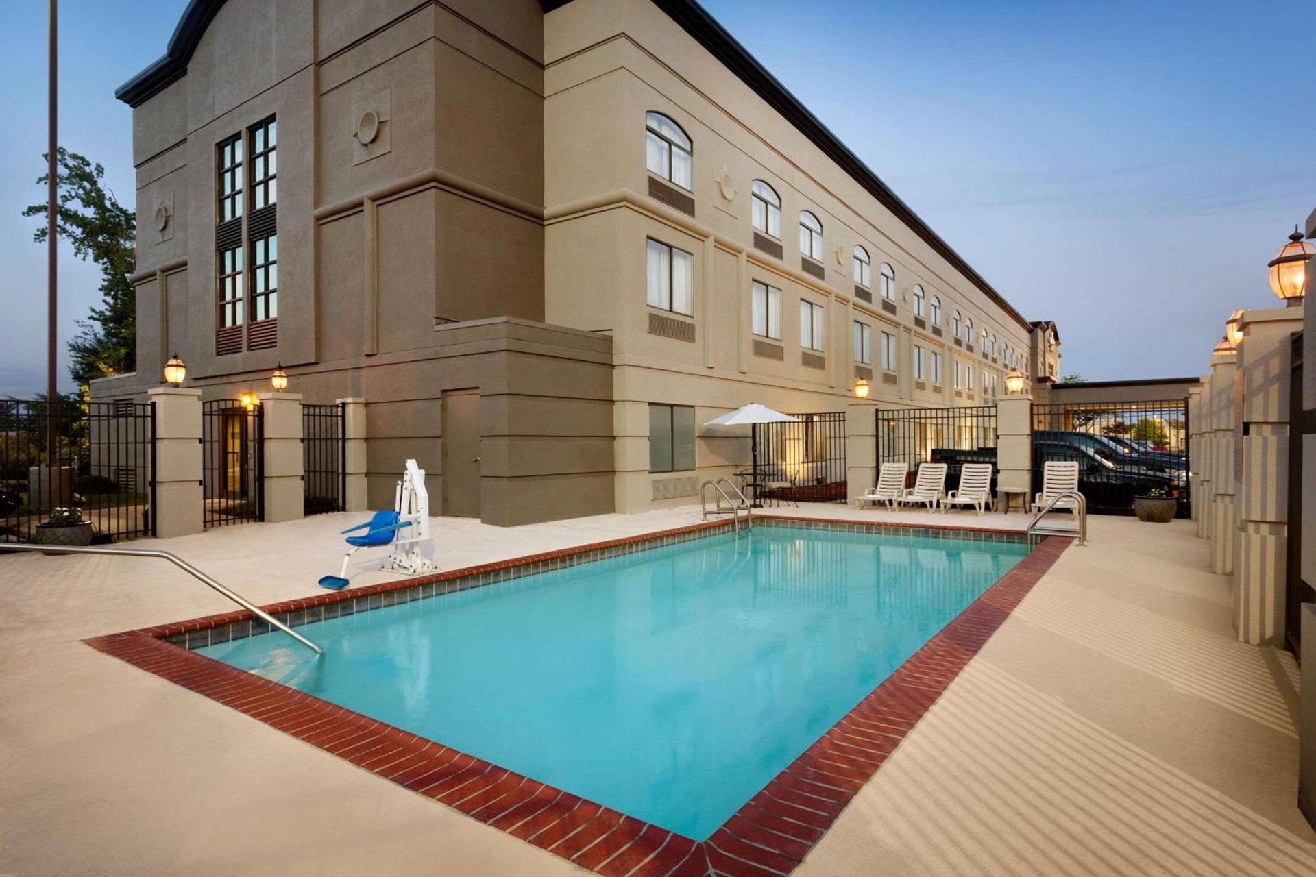 Townhome Inn & Suites by IHG photo 12