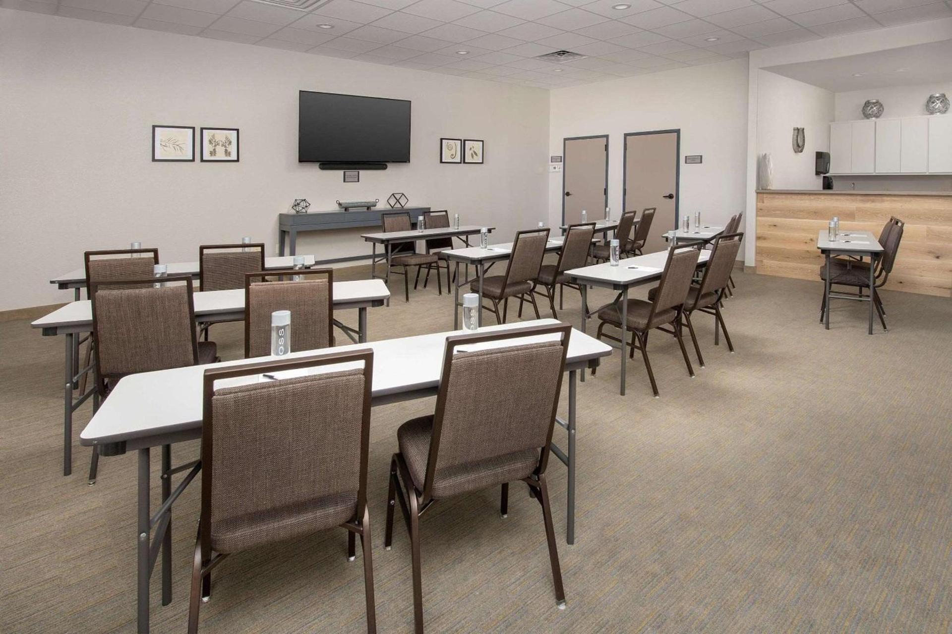 Country Inn & Suites by Radisson, Humble IAH East photo 11