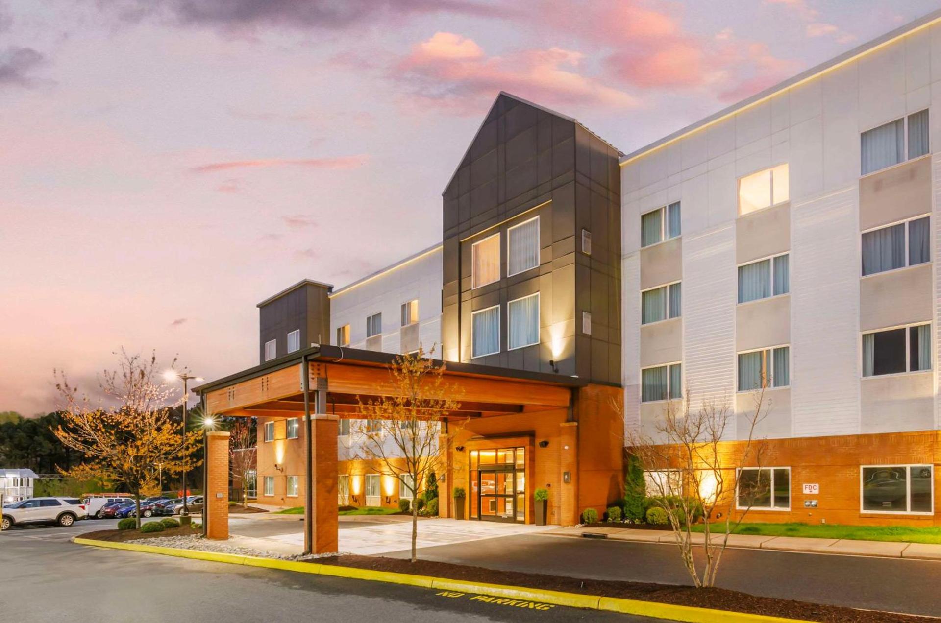 Country Inn & Suites by Radisson, Charlottesville-UVA, VA photo 4