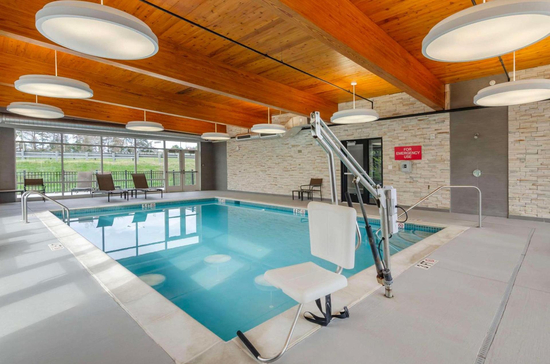 Country Inn & Suites by Radisson, Charlottesville-UVA, VA photo 17
