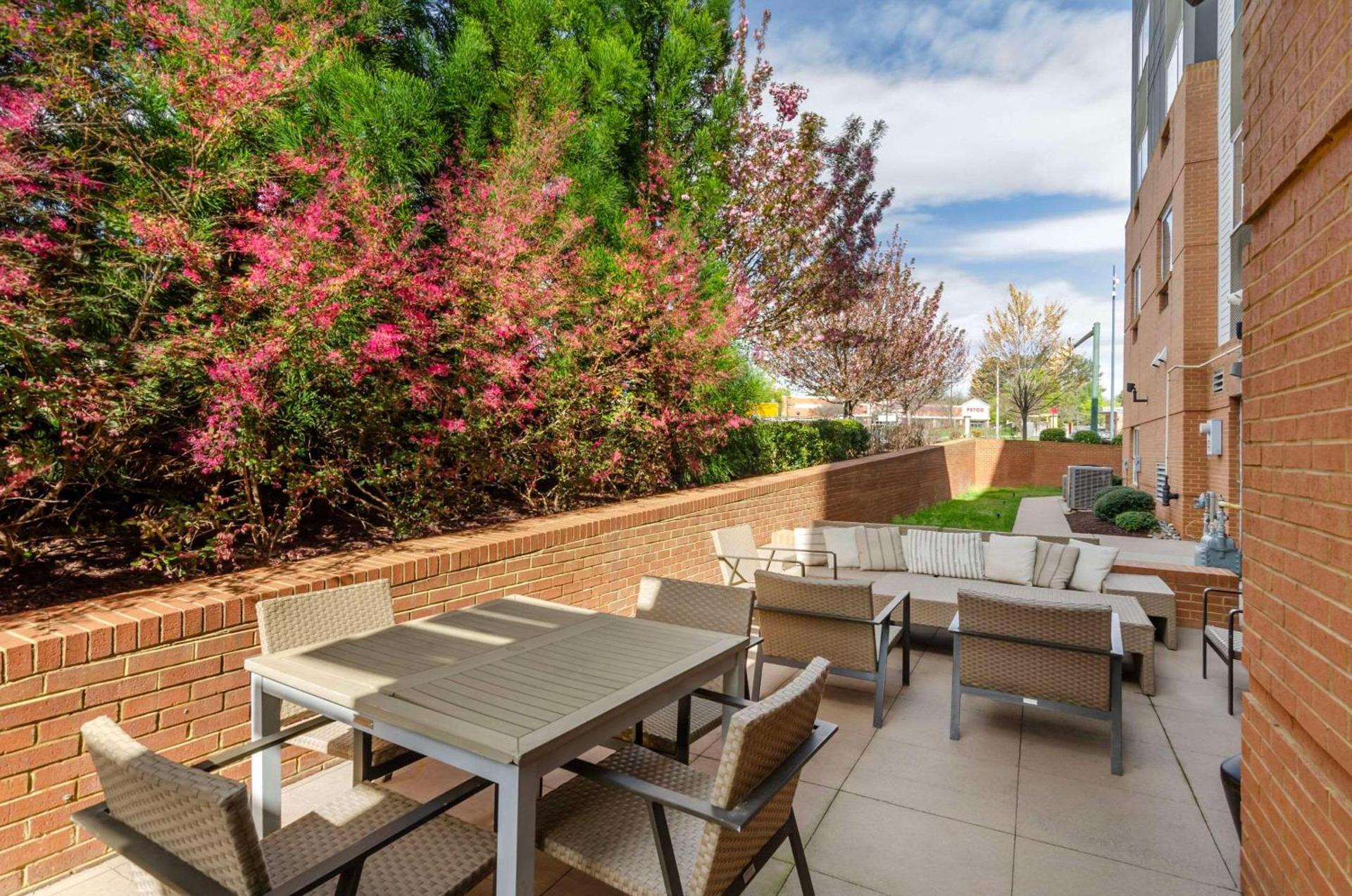 Country Inn & Suites by Radisson, Charlottesville-UVA, VA photo 25