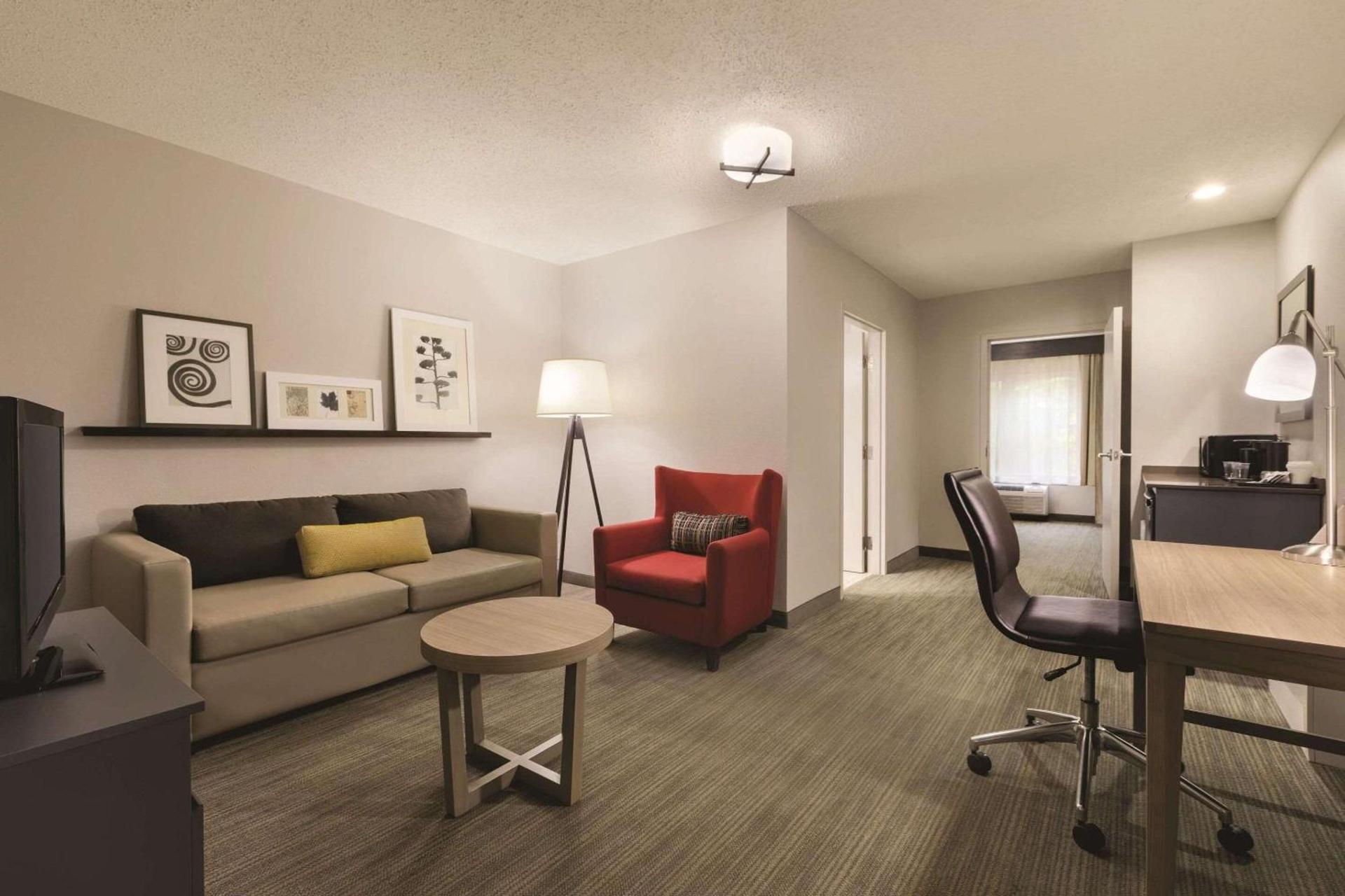 Country Inn & Suites by Radisson, Roanoke, VA photo 8