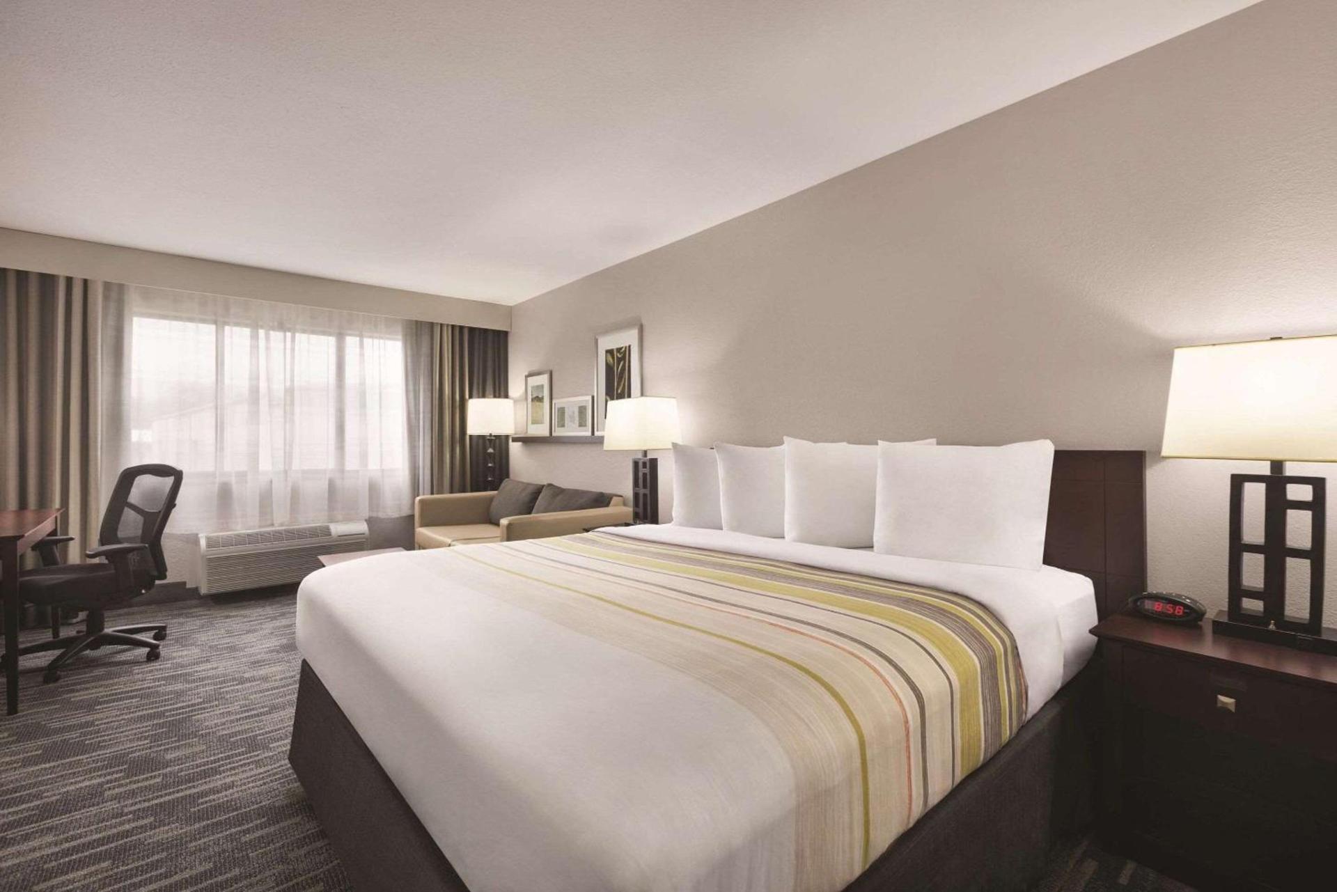Country Inn & Suites by Radisson, Abingdon, VA photo 12