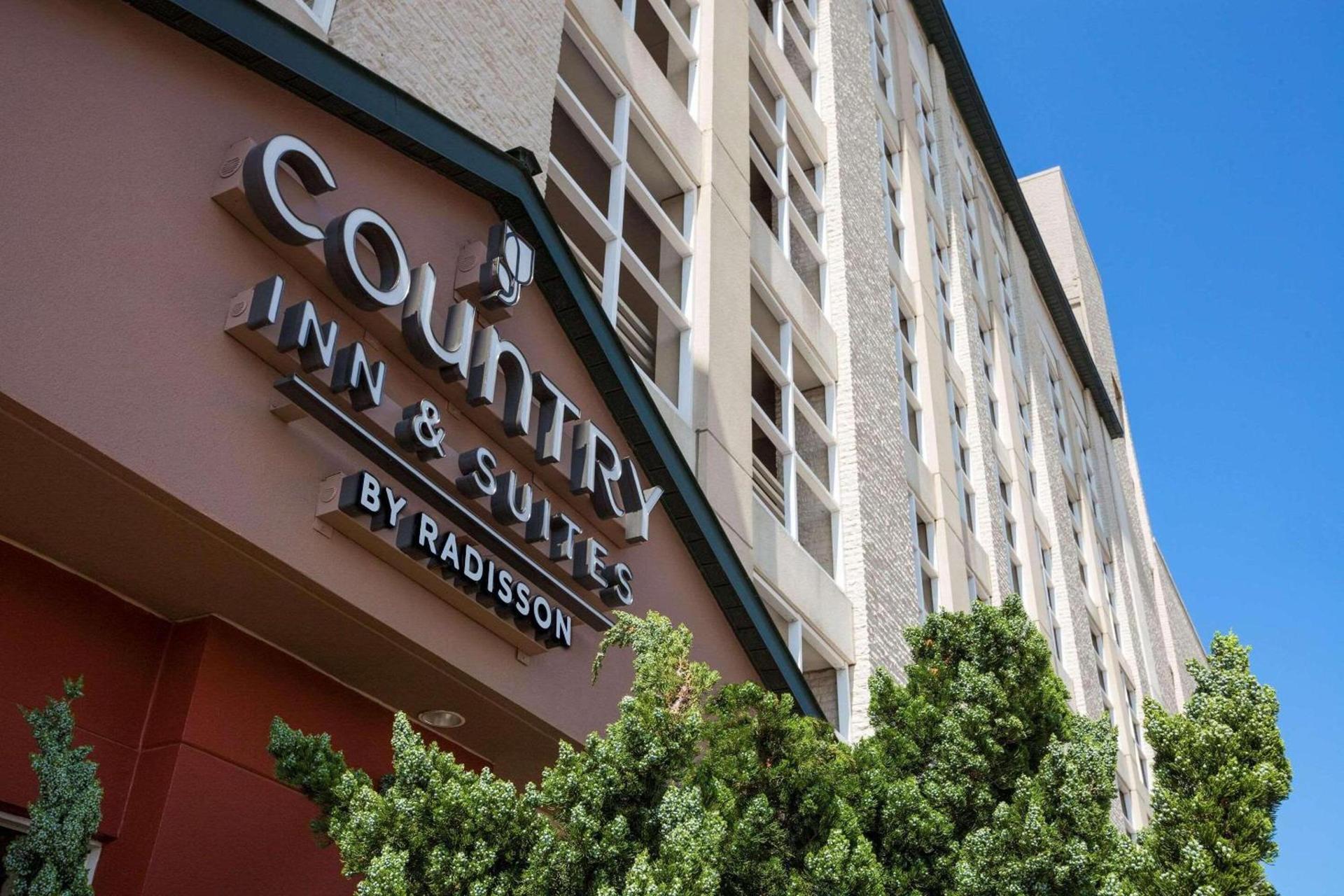 Country Inn & Suites by Radisson, Virginia Beach Oceanfront photo 3