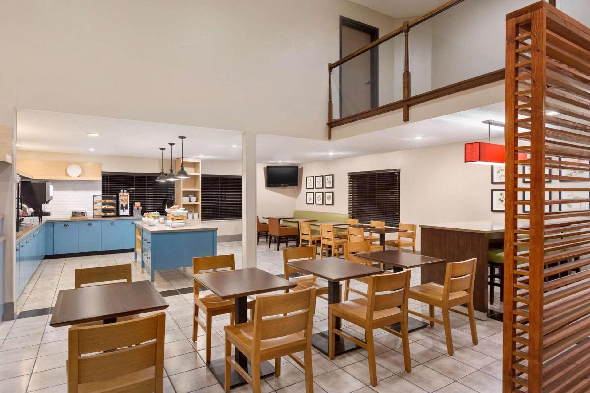 Country Inn & Suites by Radisson, Dahlgren-King George, VA photo 11