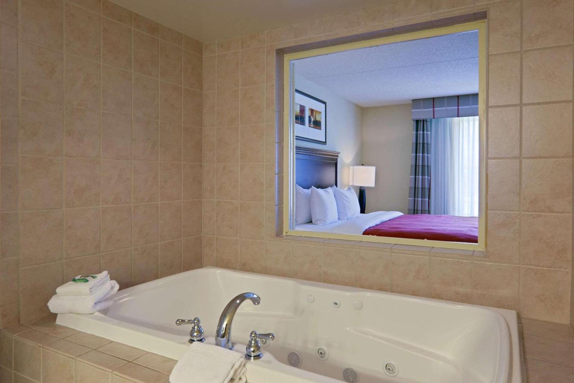 Country Inn & Suites by Radisson, Fredericksburg, VA photo 9