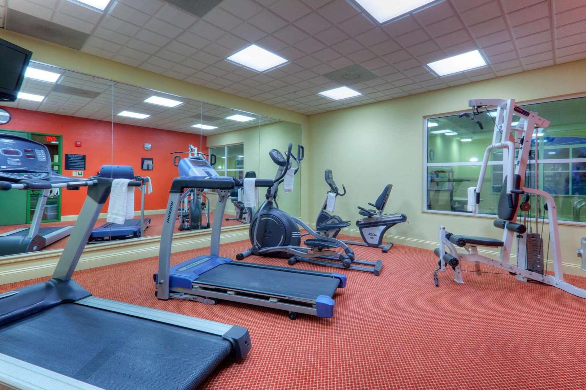 Country Inn & Suites by Radisson, Fredericksburg, VA photo 11