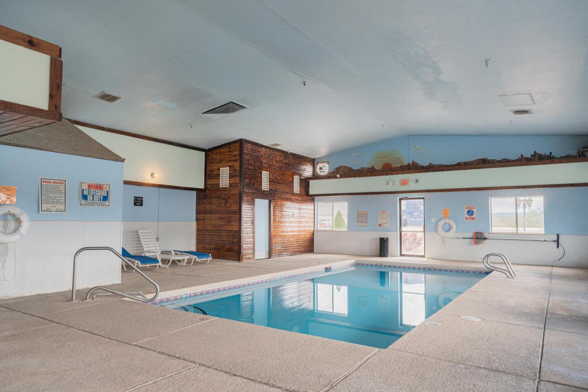 Super 8 by Wyndham Grants photo 9