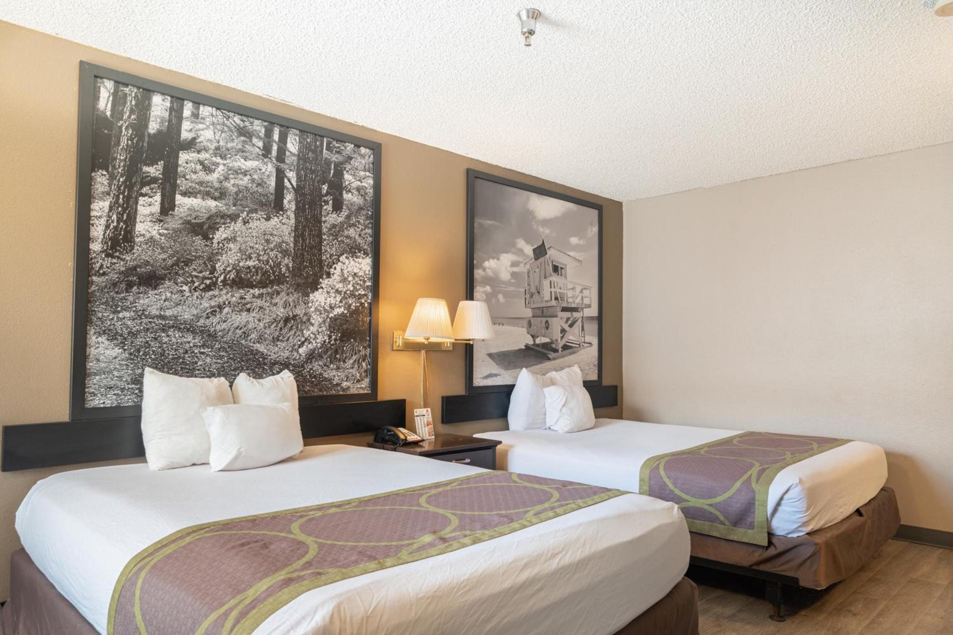 Super 8 by Wyndham Grants photo 20