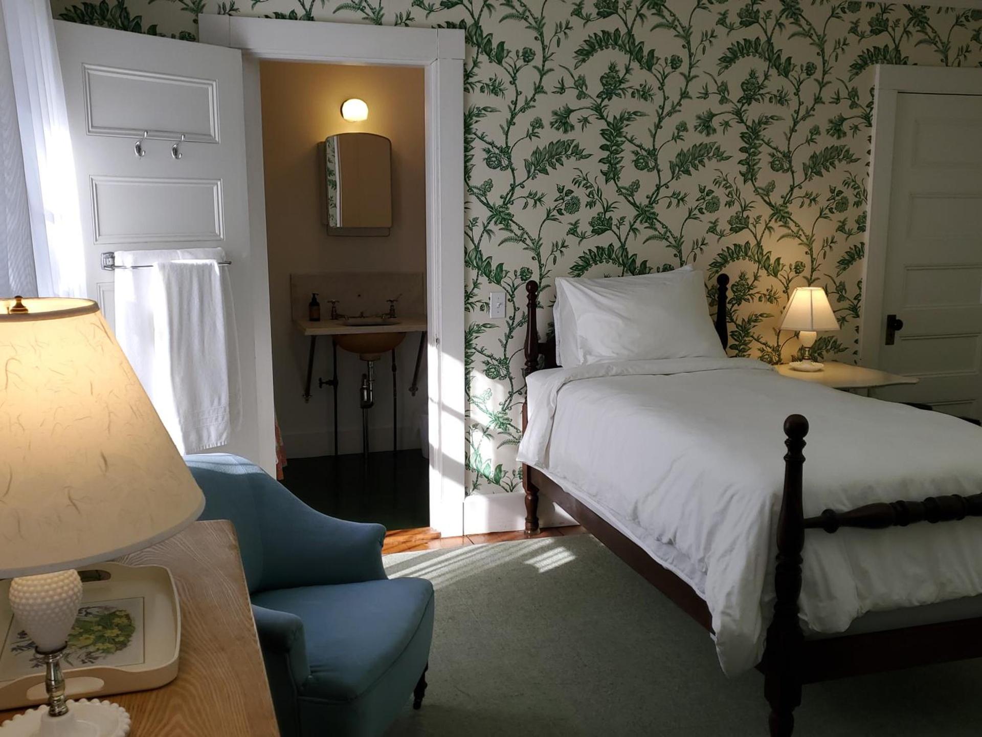 Harbourside Inn photo 35